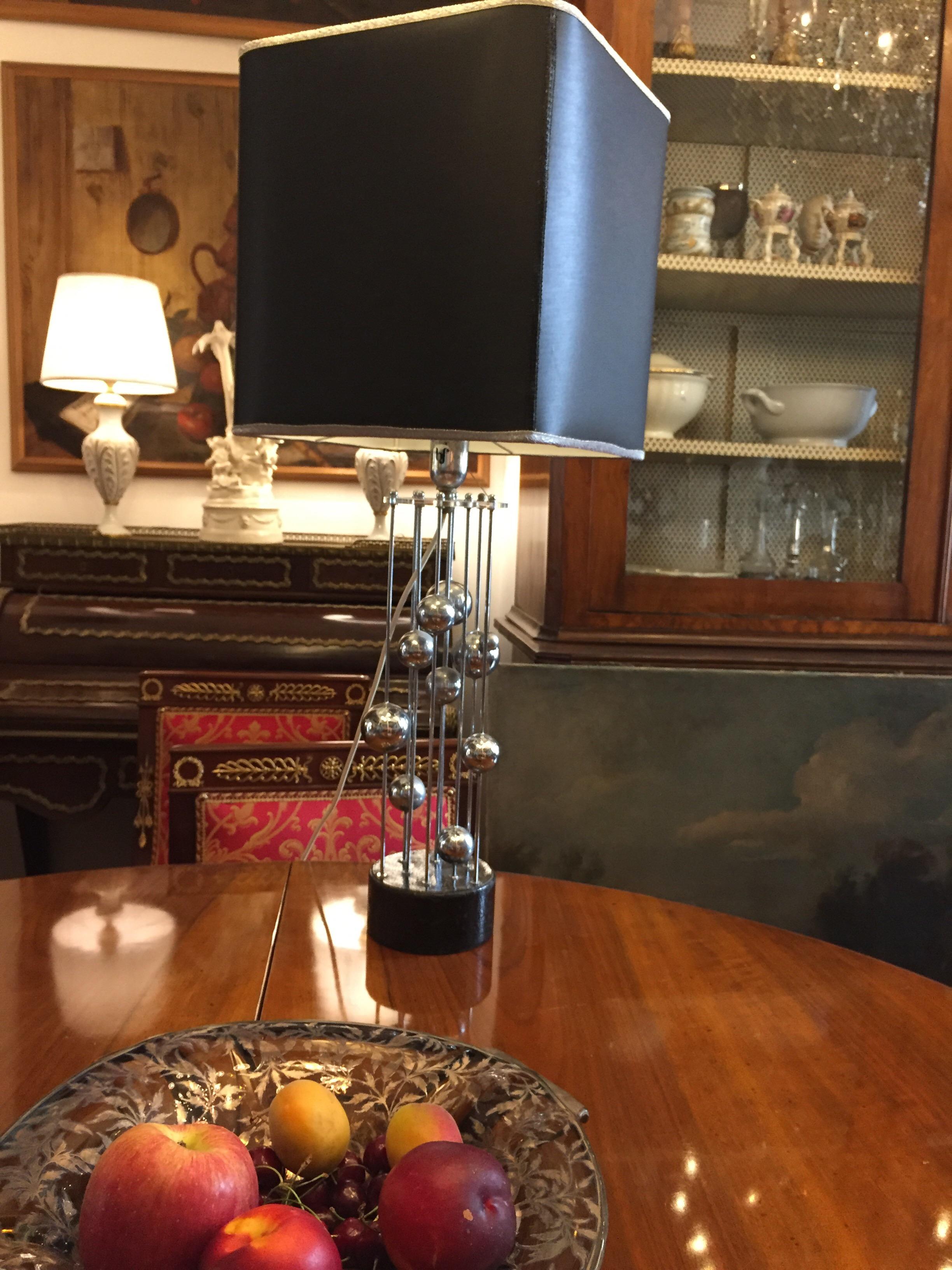 Lampe de table italienne vintage, une lampe design italienne originale créée par Giovanni Banci (Florence, 1942-1999) dans les années 1980. Conçu par Banci pour son atelier Banci Firenze. Cette œuvre a été créée et conçue par Giovanni Banci