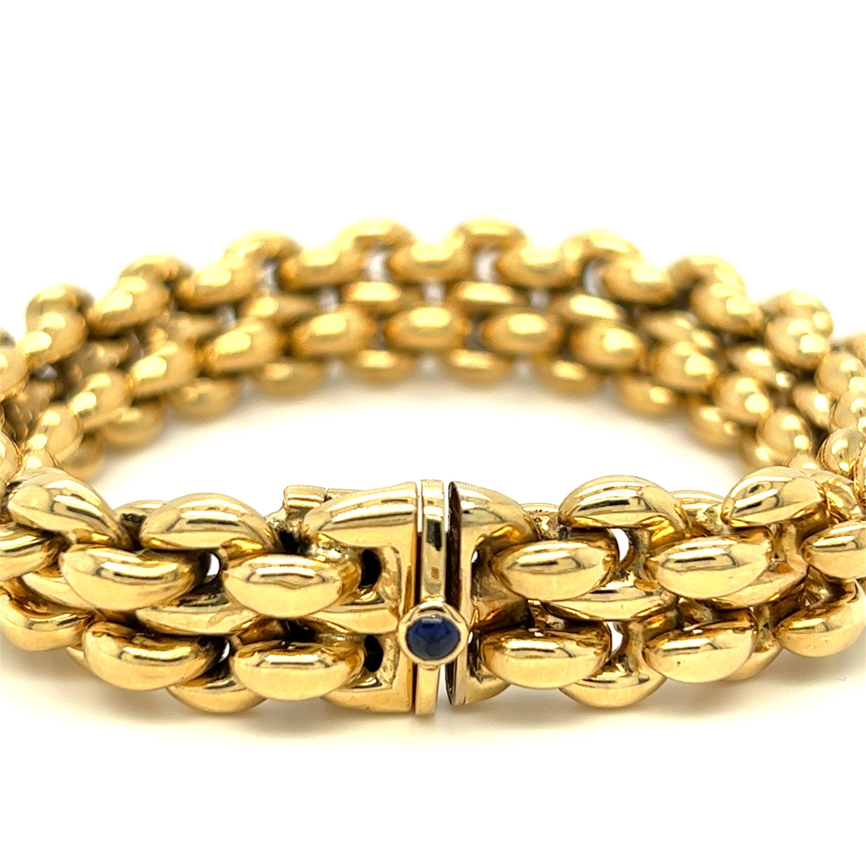 Women's or Men's Italian Chunky Chain with Sapphire Clasp Bracelet 18K Yellow Gold For Sale