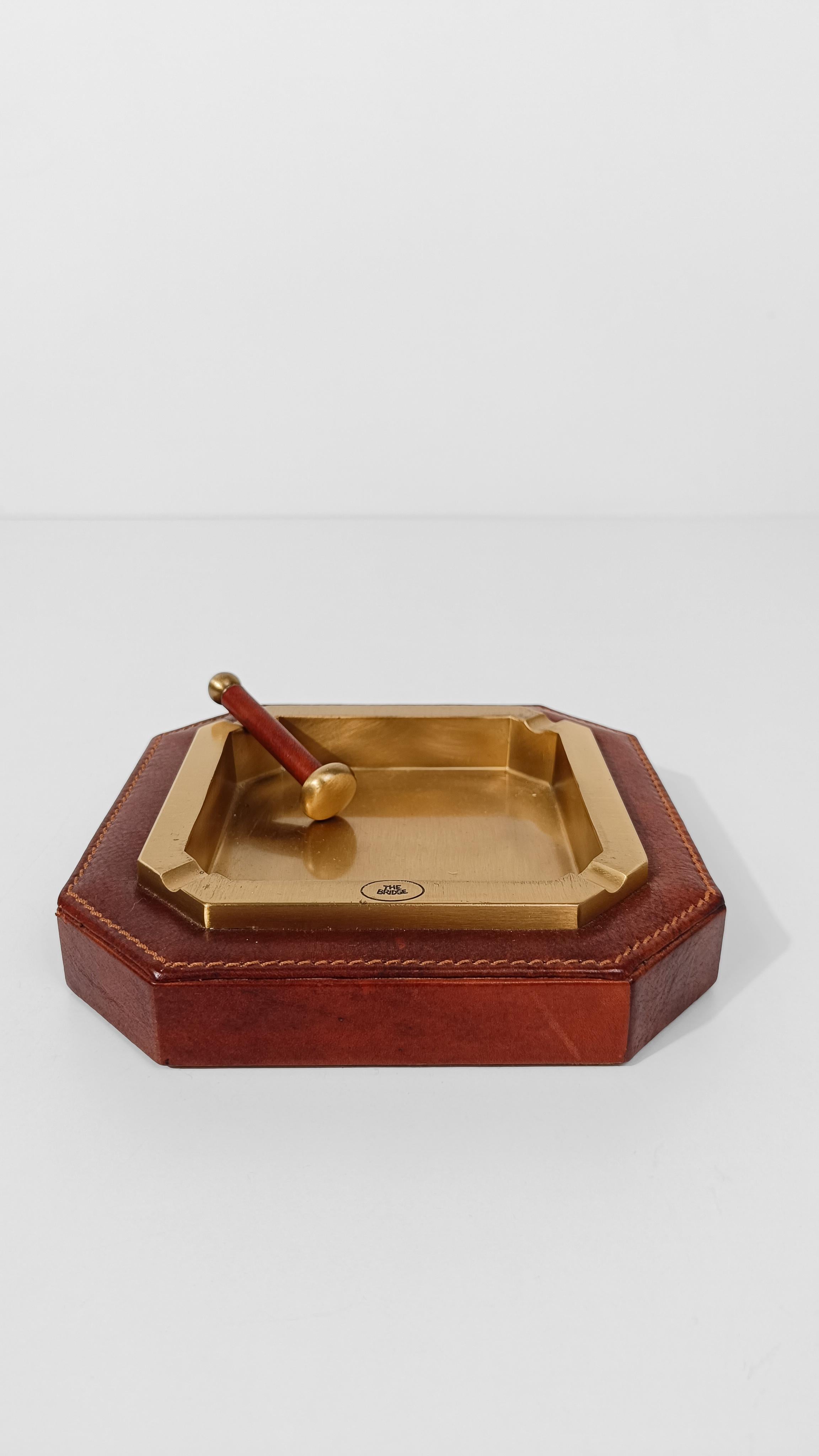 Italian Cigar Ashtray made in Brass And Cognac Leather By The Bridge For Sale 7