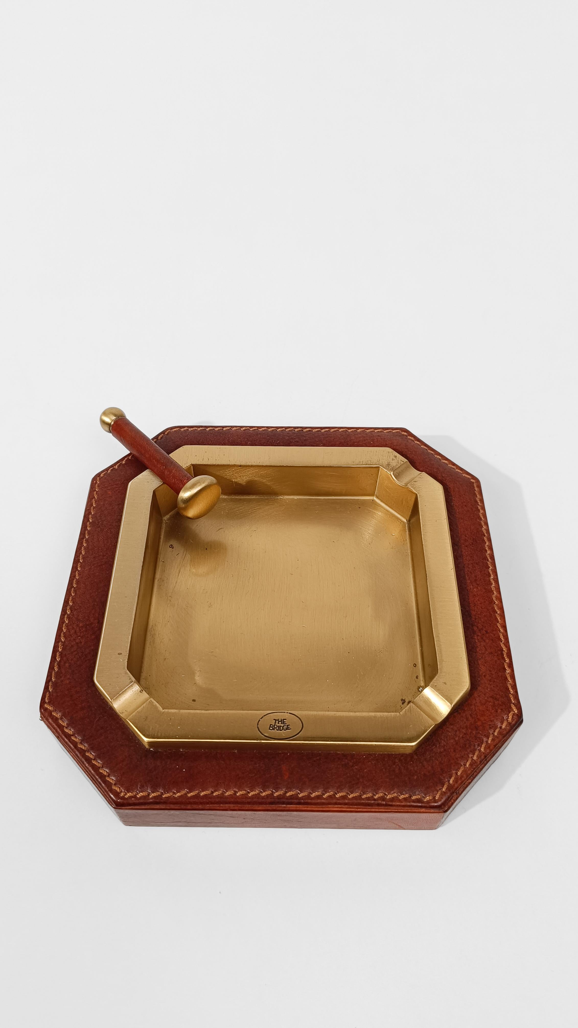 Italian Cigar Ashtray made in Brass And Cognac Leather By The Bridge For Sale 12
