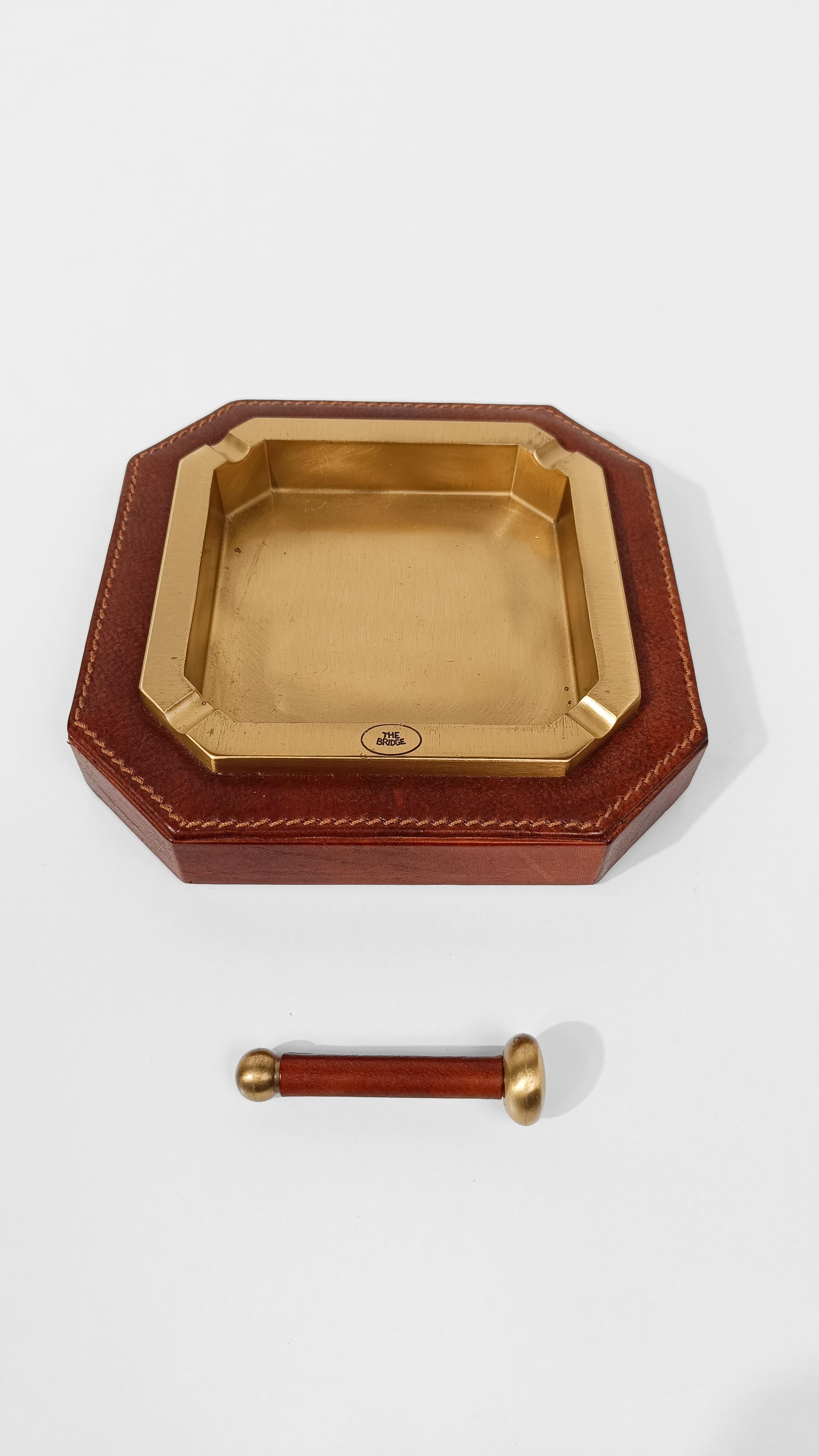 Italian Cigar Ashtray made in Brass And Cognac Leather By The Bridge For Sale 3