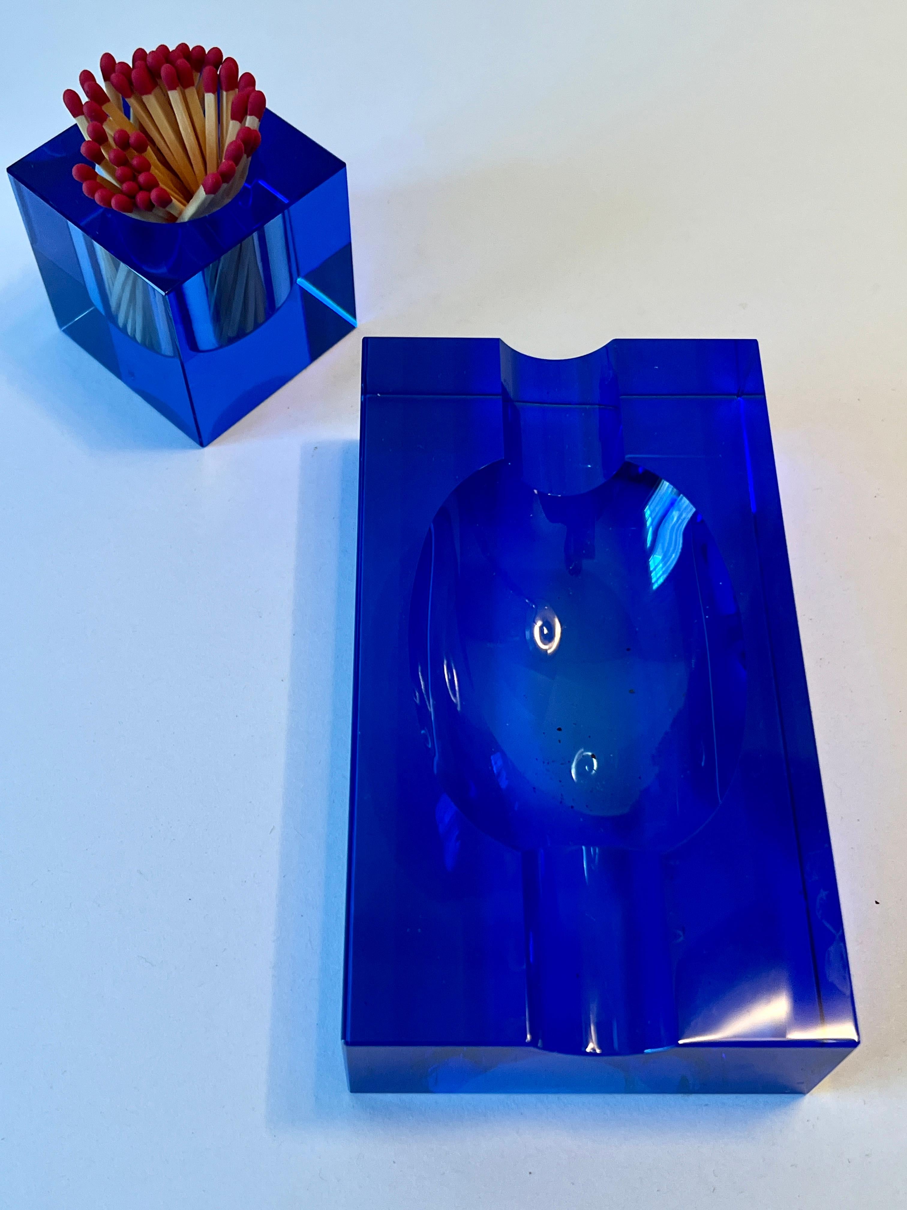 Cendrier italien en verre bleu cobalt pour cigares ou 420 en vente 11