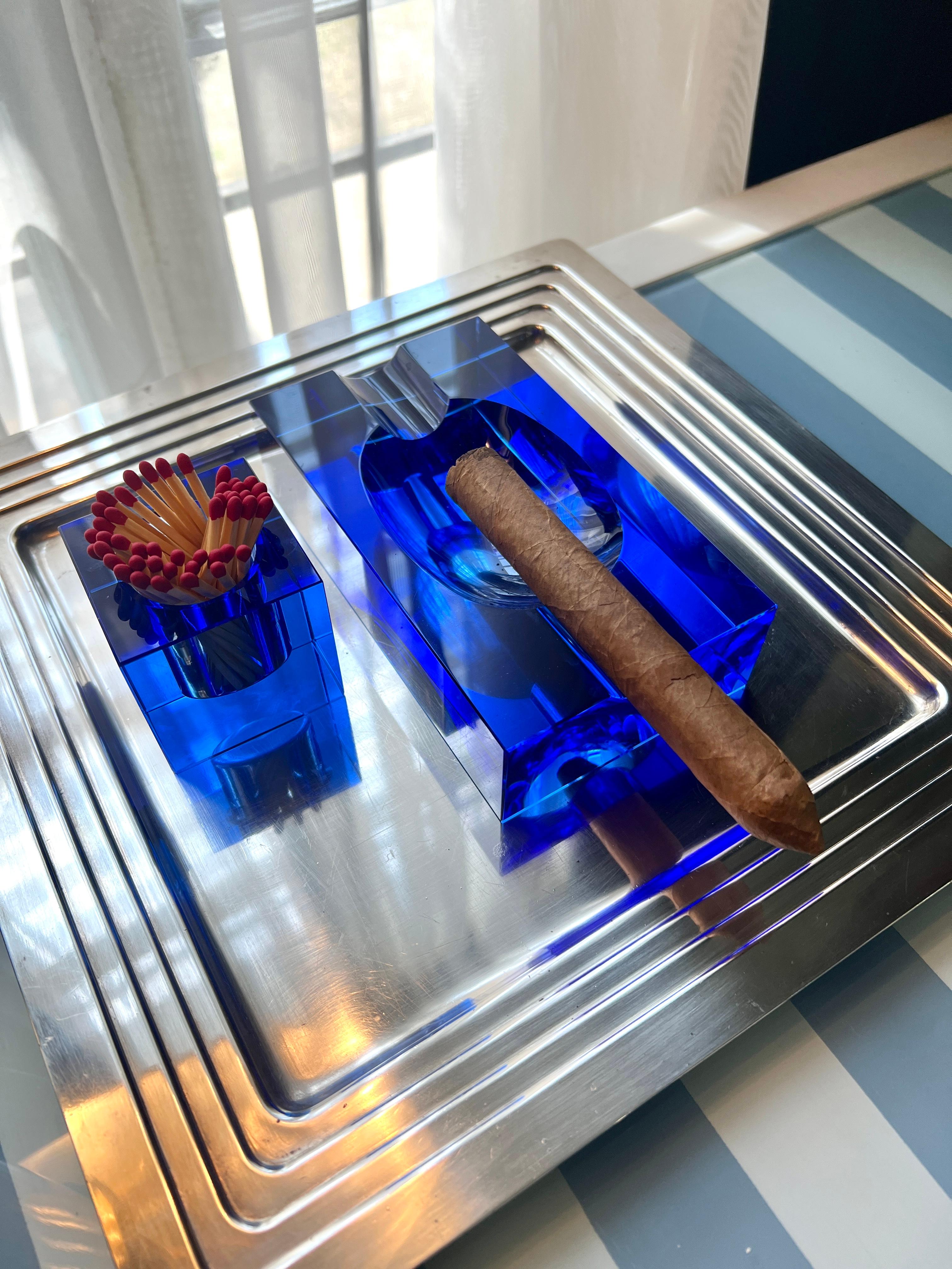Cendrier italien en verre bleu cobalt pour cigares ou 420 en vente 12