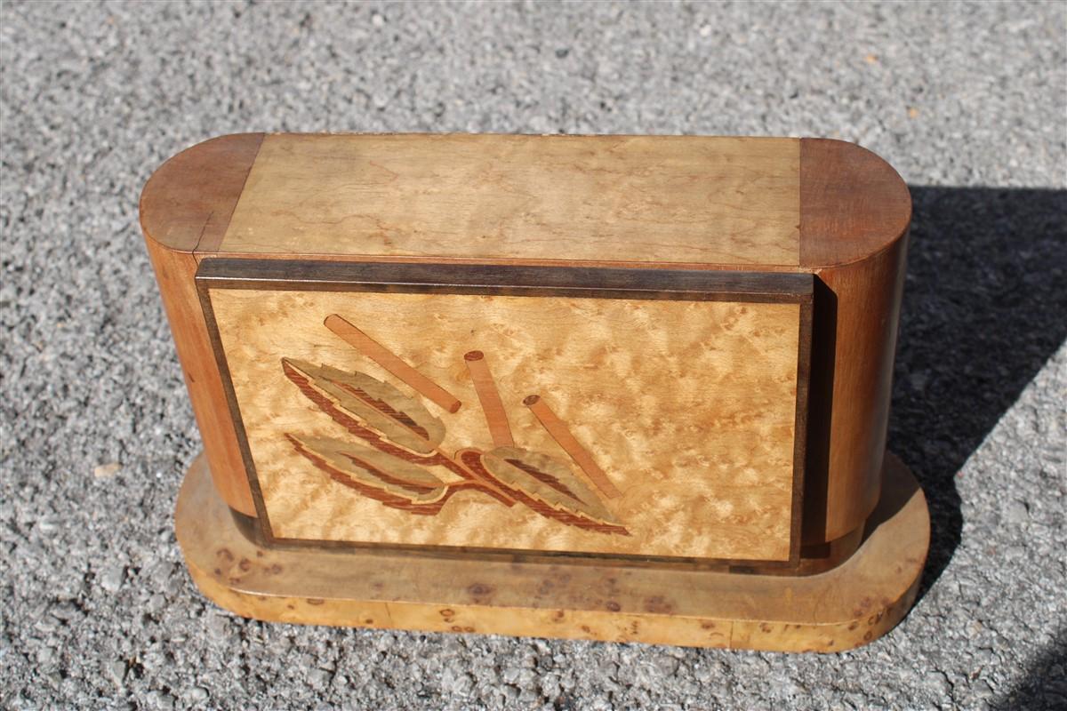 Italian Cigarettes Tobacco Box Art Deco 1930 with Inlays of Fine Sorrento Woods In Good Condition For Sale In Palermo, Sicily
