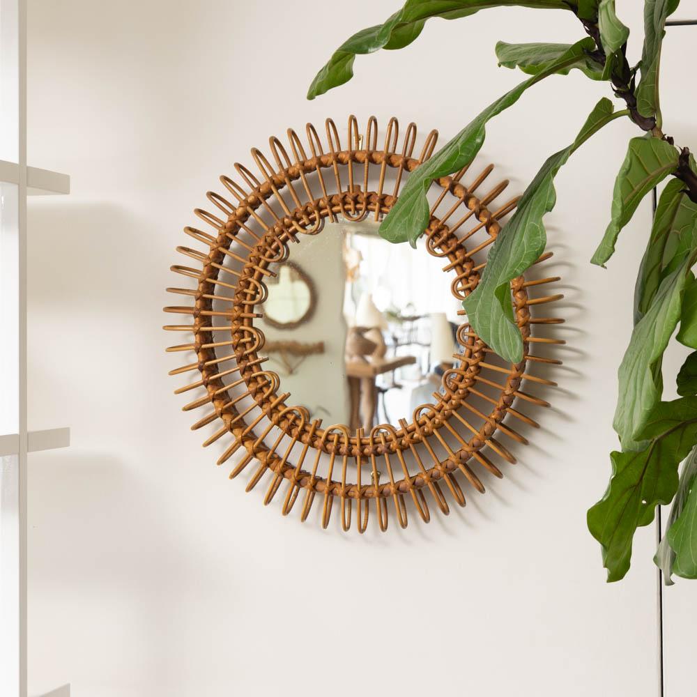 Miroir circulaire italien en rotin Bon état - En vente à Los Angeles, CA