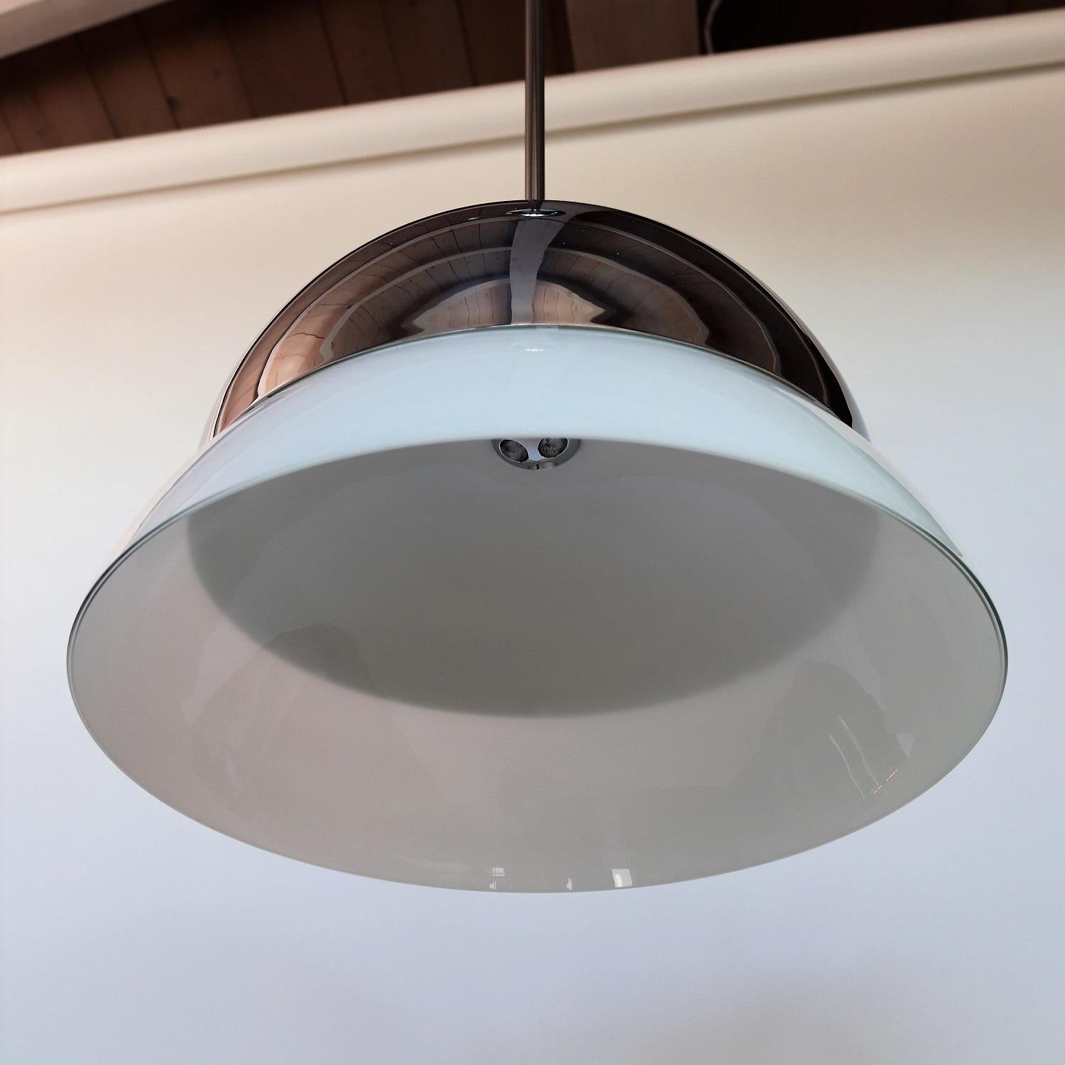 Italian Glass and Chrome Pendant Lamp CIRENE by Vico Magistretti for Artemide For Sale 3