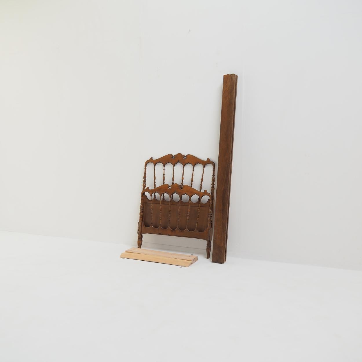 Italian Classic Chiavari Bed in Pine, 1/2 For Sale 6