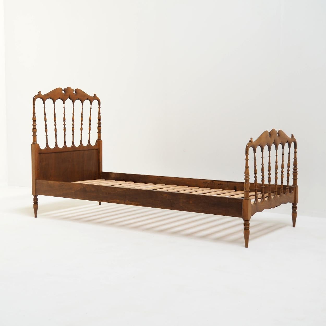 Italian Classic Chiavari Bed in Pine, 2/2 For Sale 1