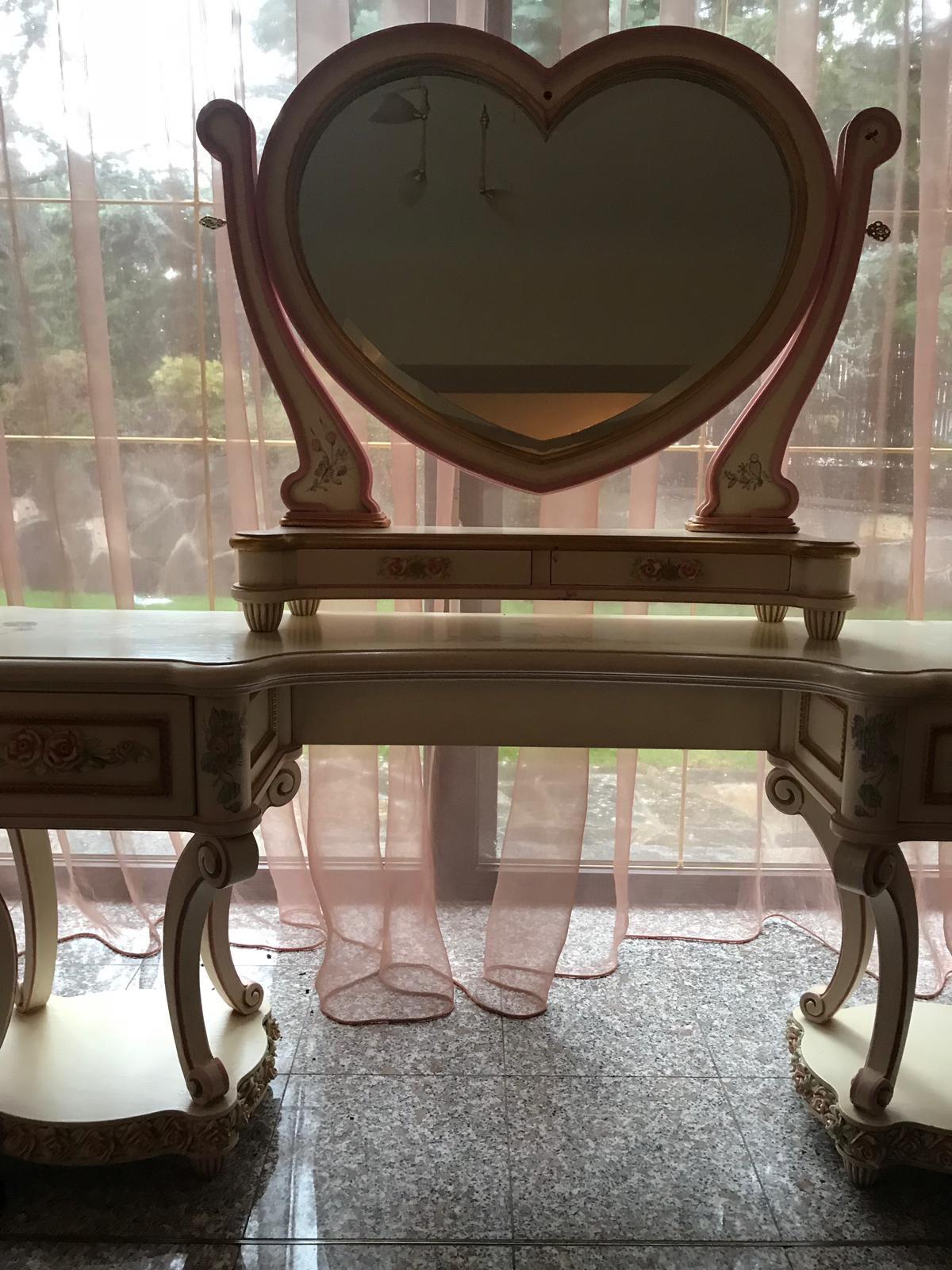 Italian Classic Furniture Riva Mobili D'arte Girl’s Bedroom 