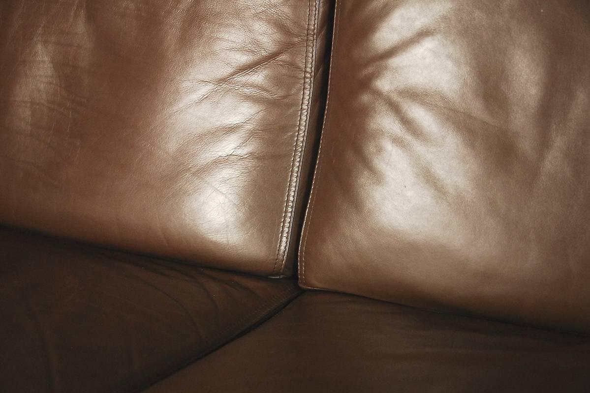 Mid-Century Modern Italian Classic Leather Sofa from Brunati, 1970s For Sale