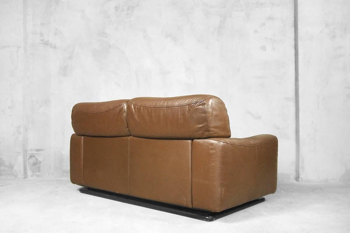 Italian Classic Leather Sofa from Brunati, 1970s In Good Condition For Sale In Warsaw, PL