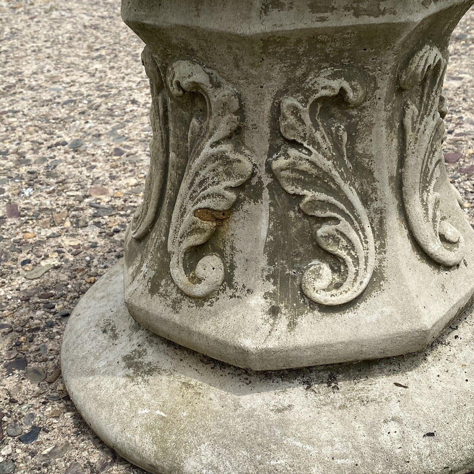 Italienischer klassischer französischer Gartensockel aus Zement im Regency-Stil im italienischen Stil, 16 Zoll, Paar 7