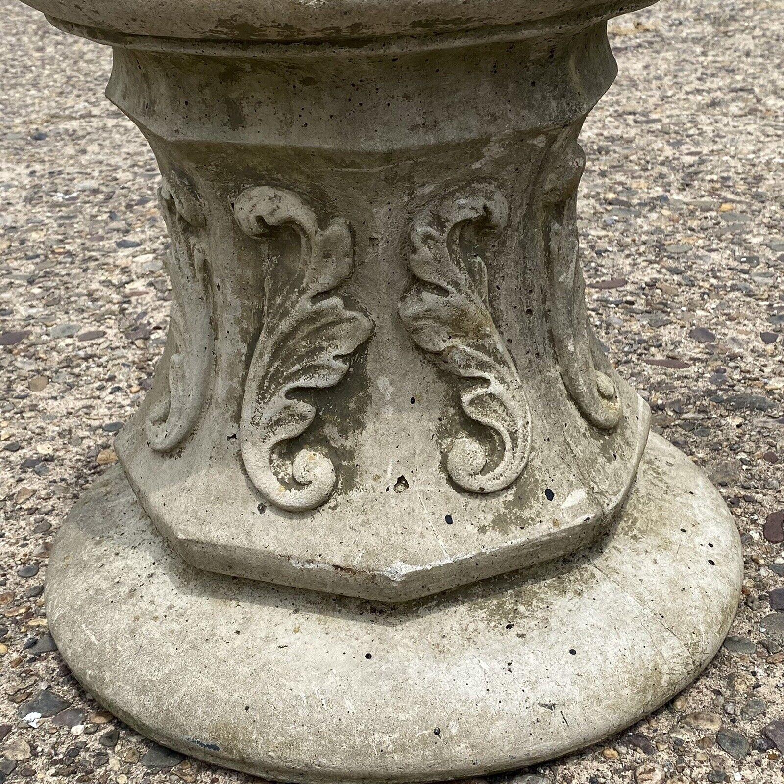 Italienischer klassischer französischer Gartensockel aus Zement im Regency-Stil im italienischen Stil, 16 Zoll, Paar 2