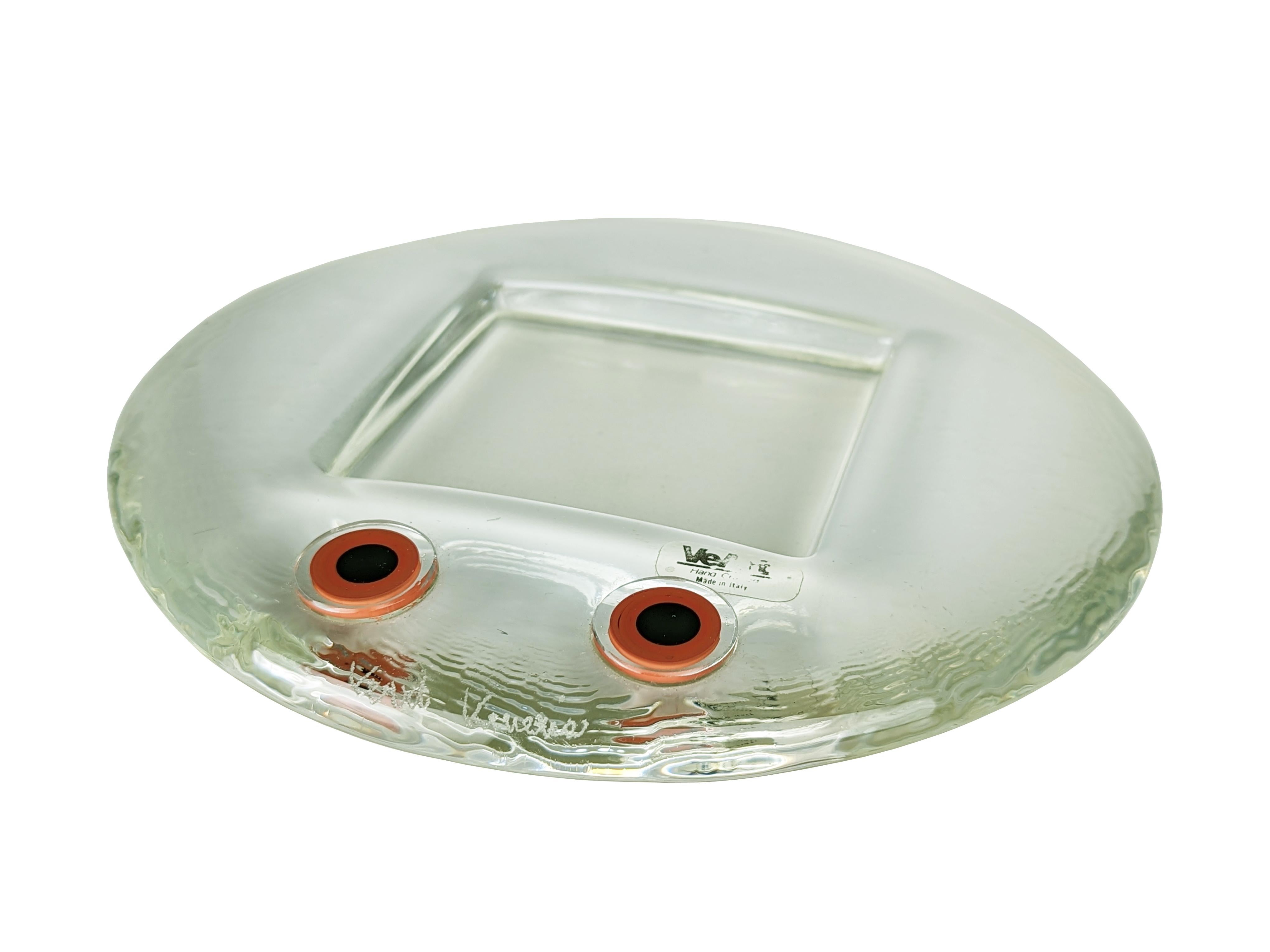 Cenicero italiano de cristal de Murano transparente con Murrine rojo de VeArt Venezia Hecho a mano en venta