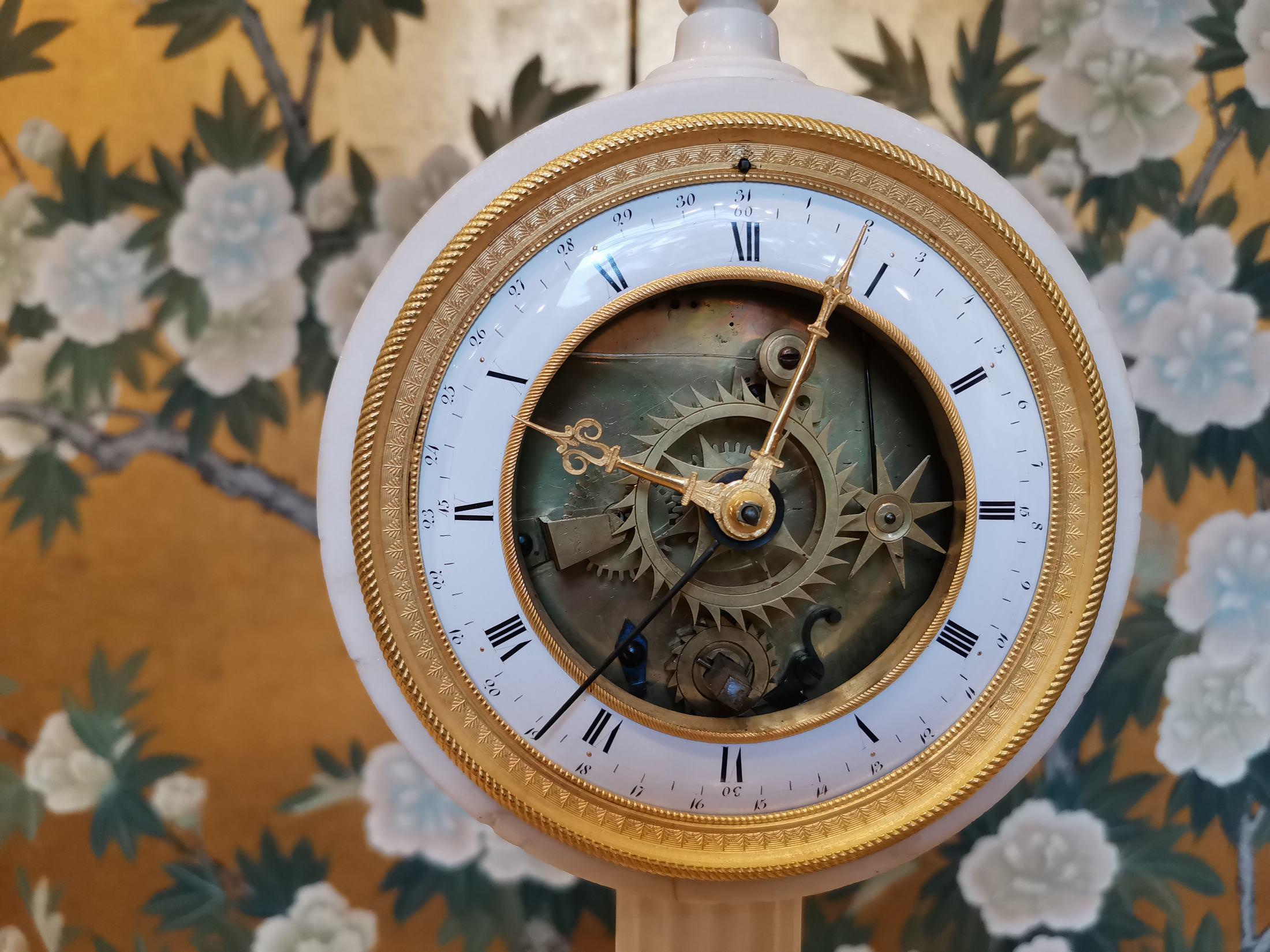 Hand-Crafted Italian Clock 19th Century Worship of Valadier For Sale