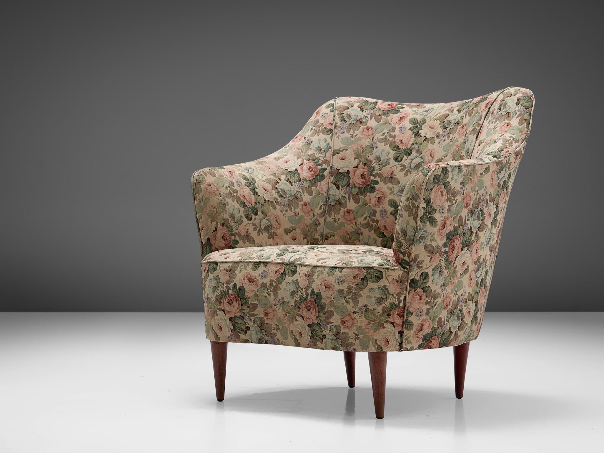 Italian Club Chair with Floral Upholstery In Good Condition For Sale In Waalwijk, NL