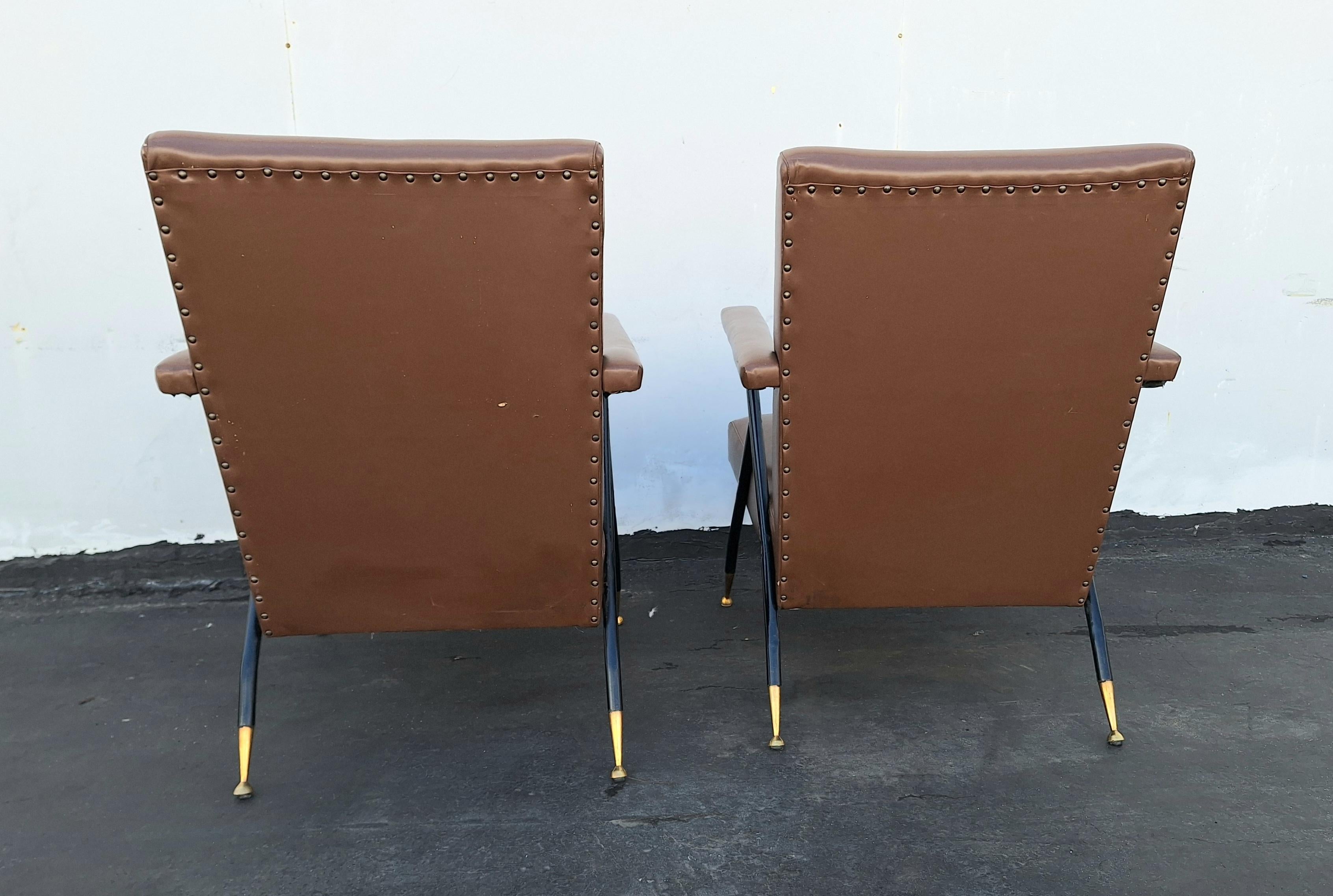Italian Club Chairs from the 1960 s In Good Condition For Sale In Los Angeles, CA