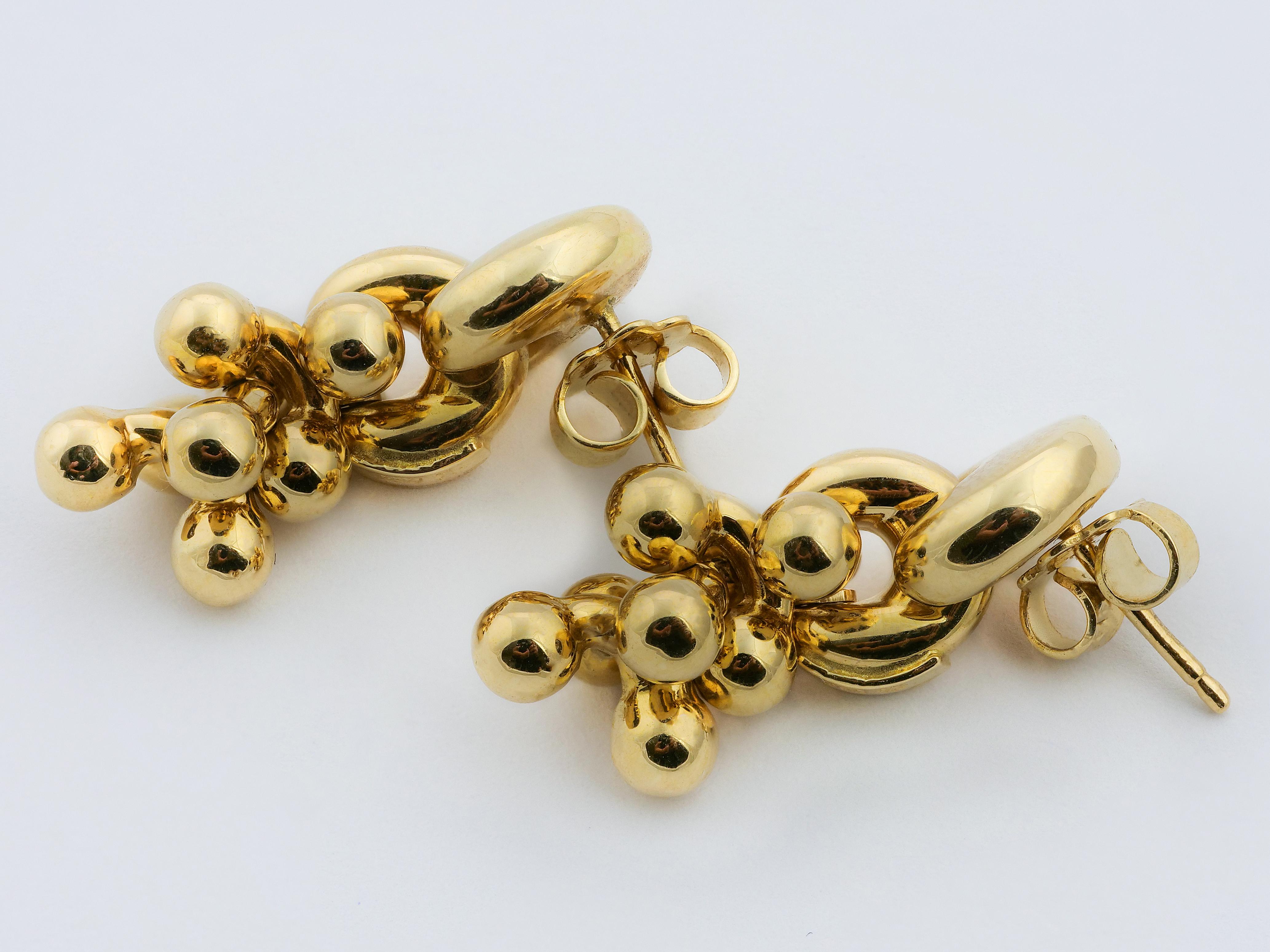 18 Karat Yellow Gold Set of Necklace, Bracelet & A Pair of Earrings  7
