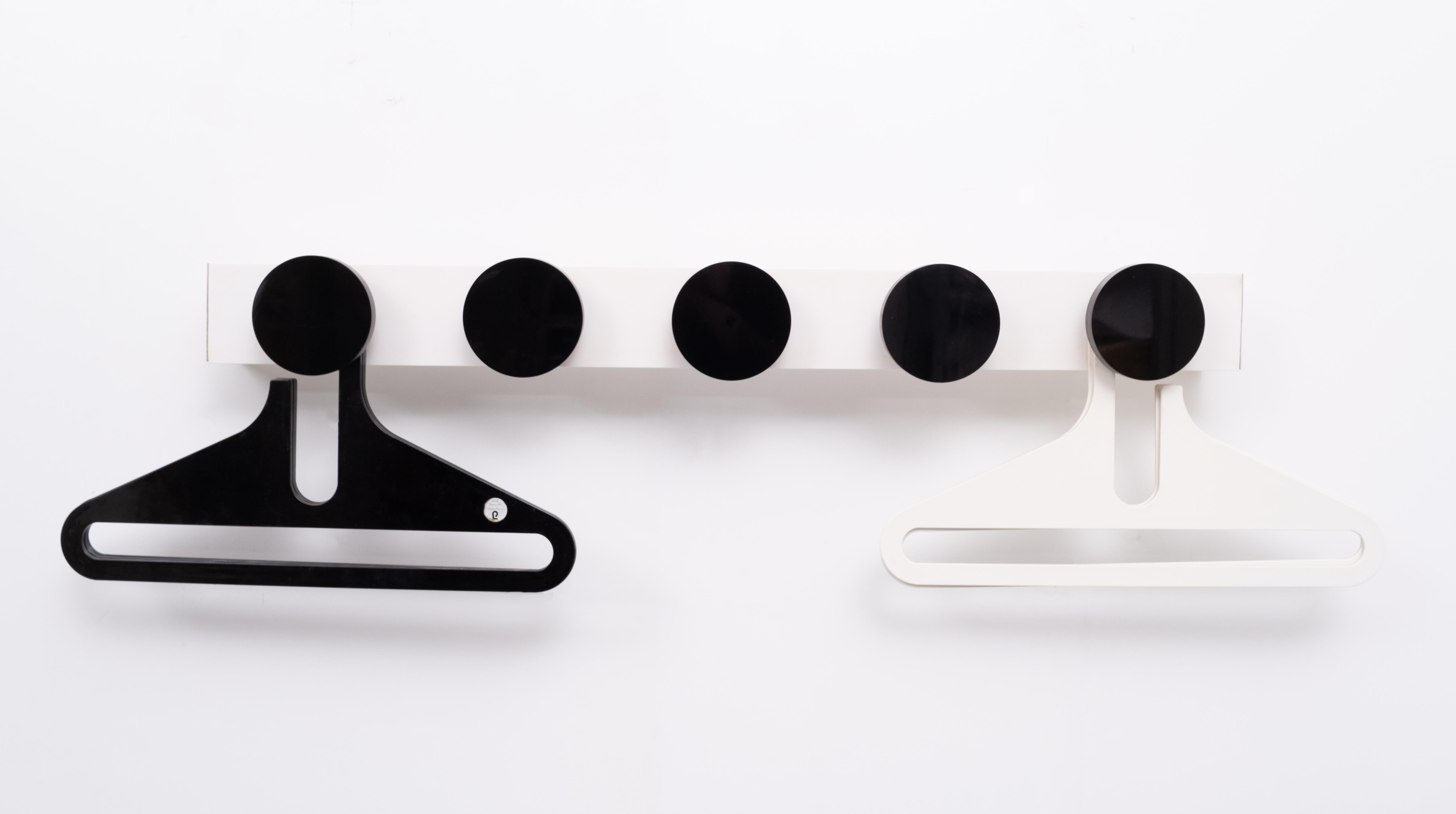 Space Age Italian Coat Rack and Hangers 1970s by Danilo Silvestrin For Sale