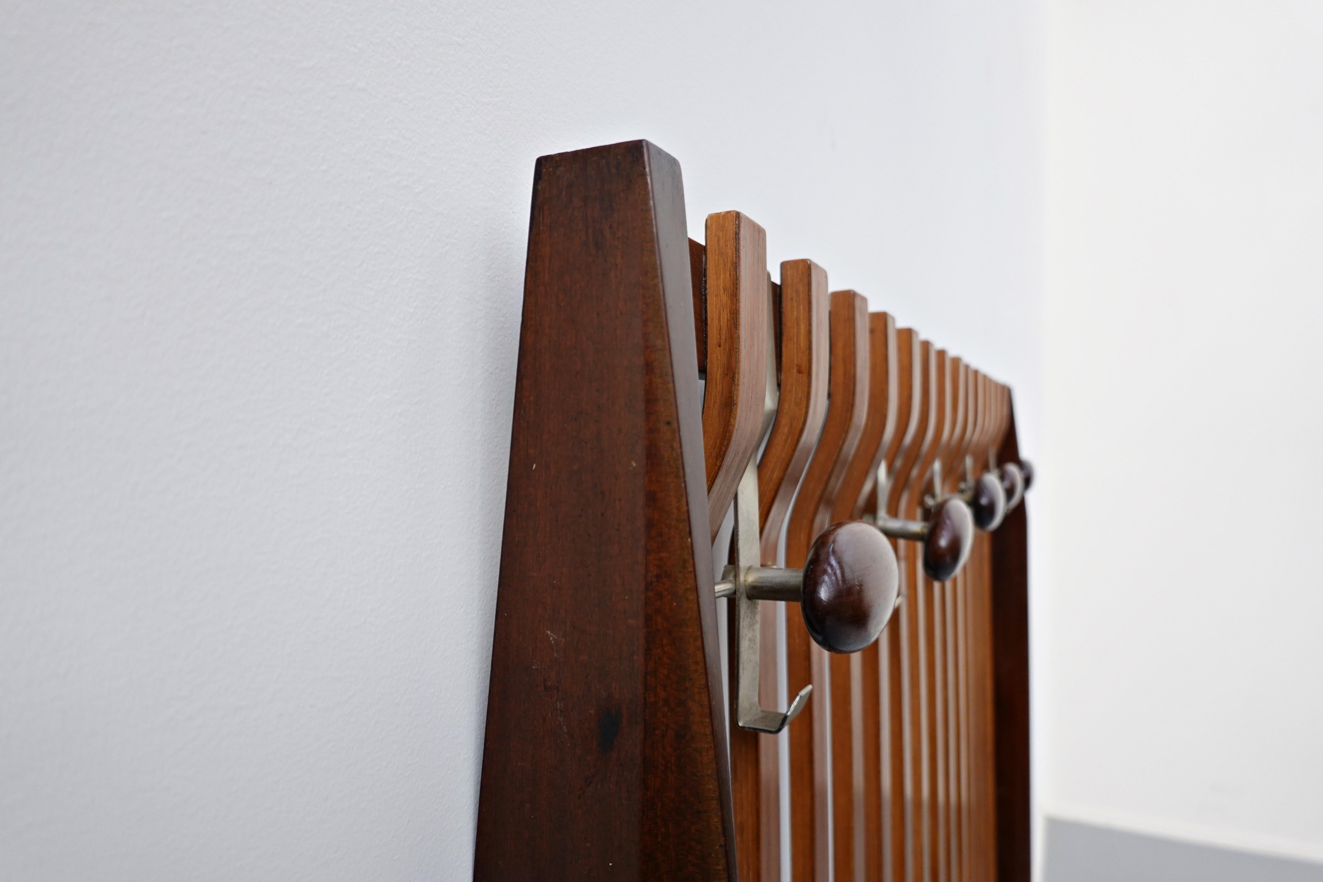 Mid-Century Modern Italian coat rack, teak, 1960s 5