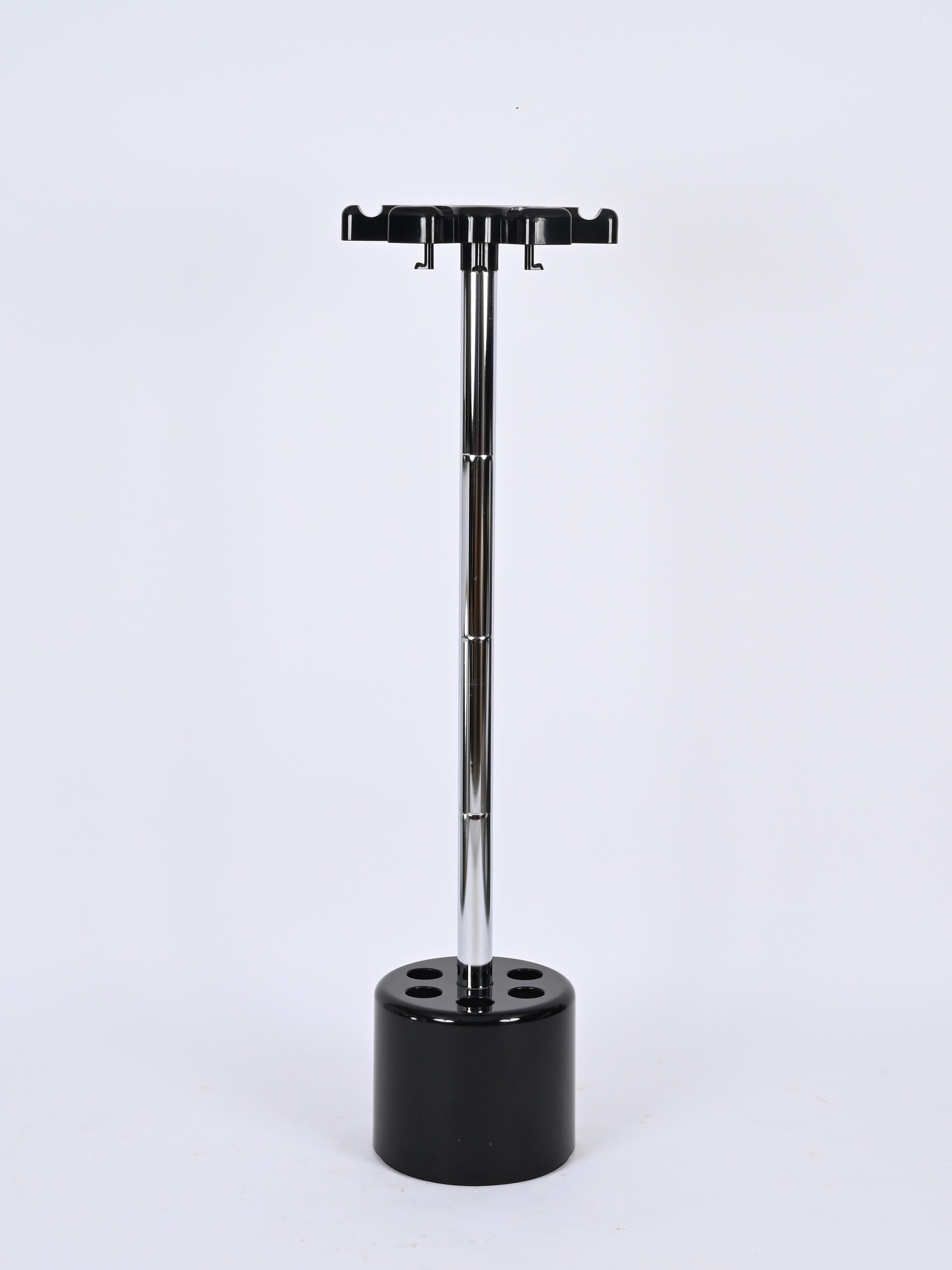Italian Coat Stand Chrome and Black Plastic by Lucchi&Orlandini for Velca, 1970s 4