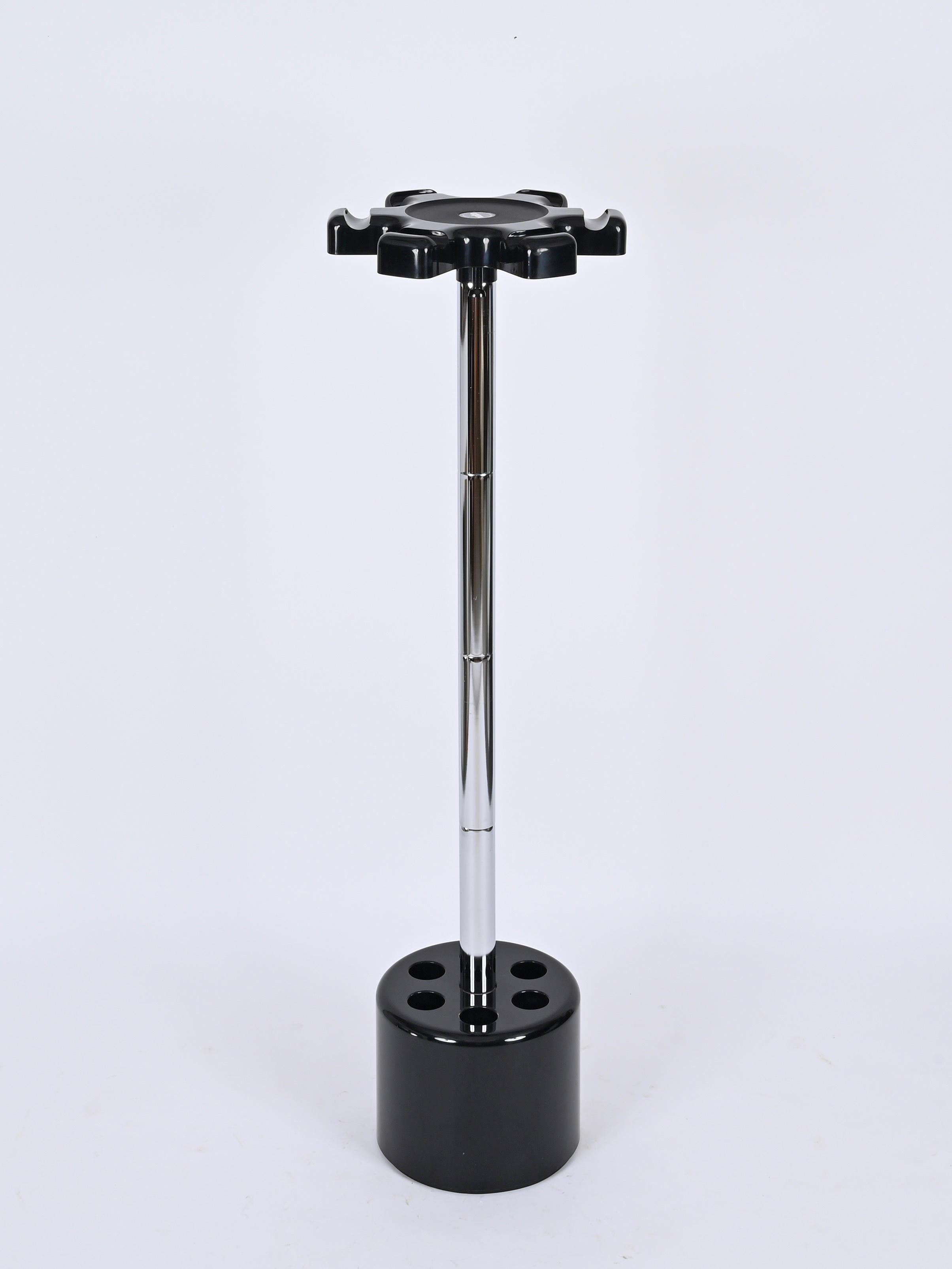 Italian Coat Stand Chrome and Black Plastic by Lucchi&Orlandini for Velca, 1970s 5