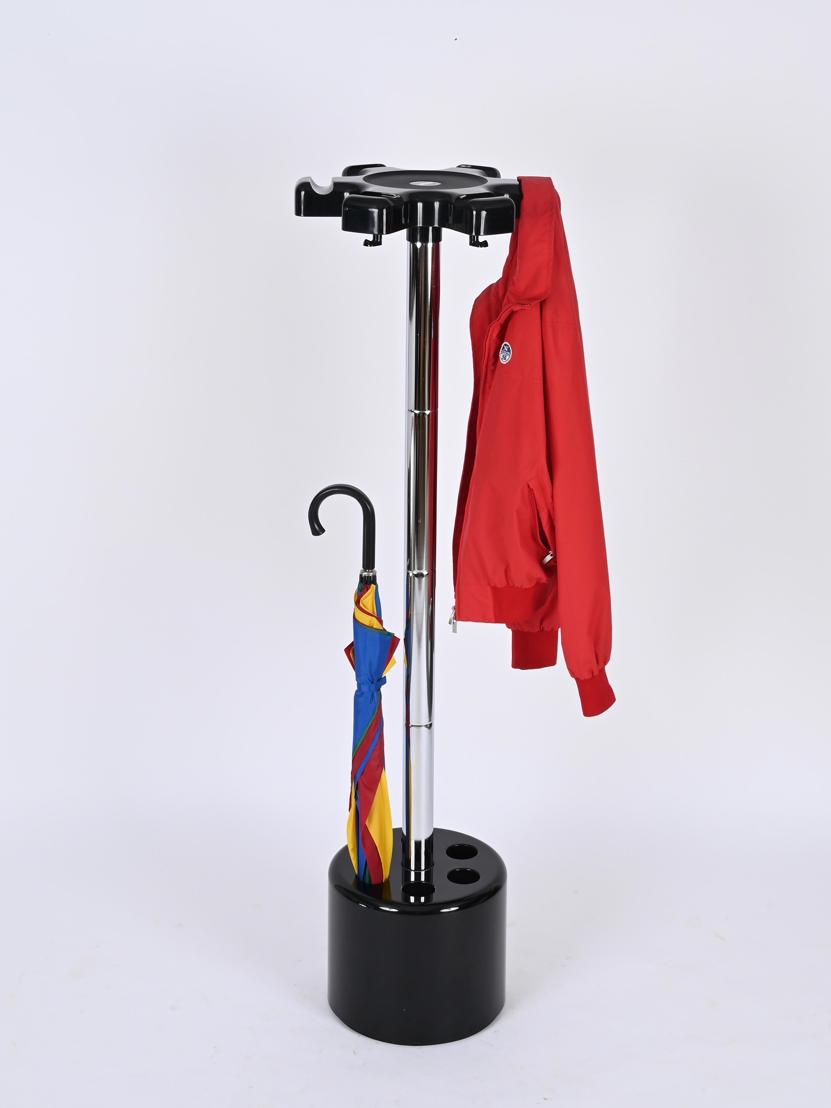 Italian Coat Stand Chrome and Black Plastic by Lucchi&Orlandini for Velca, 1970s 8
