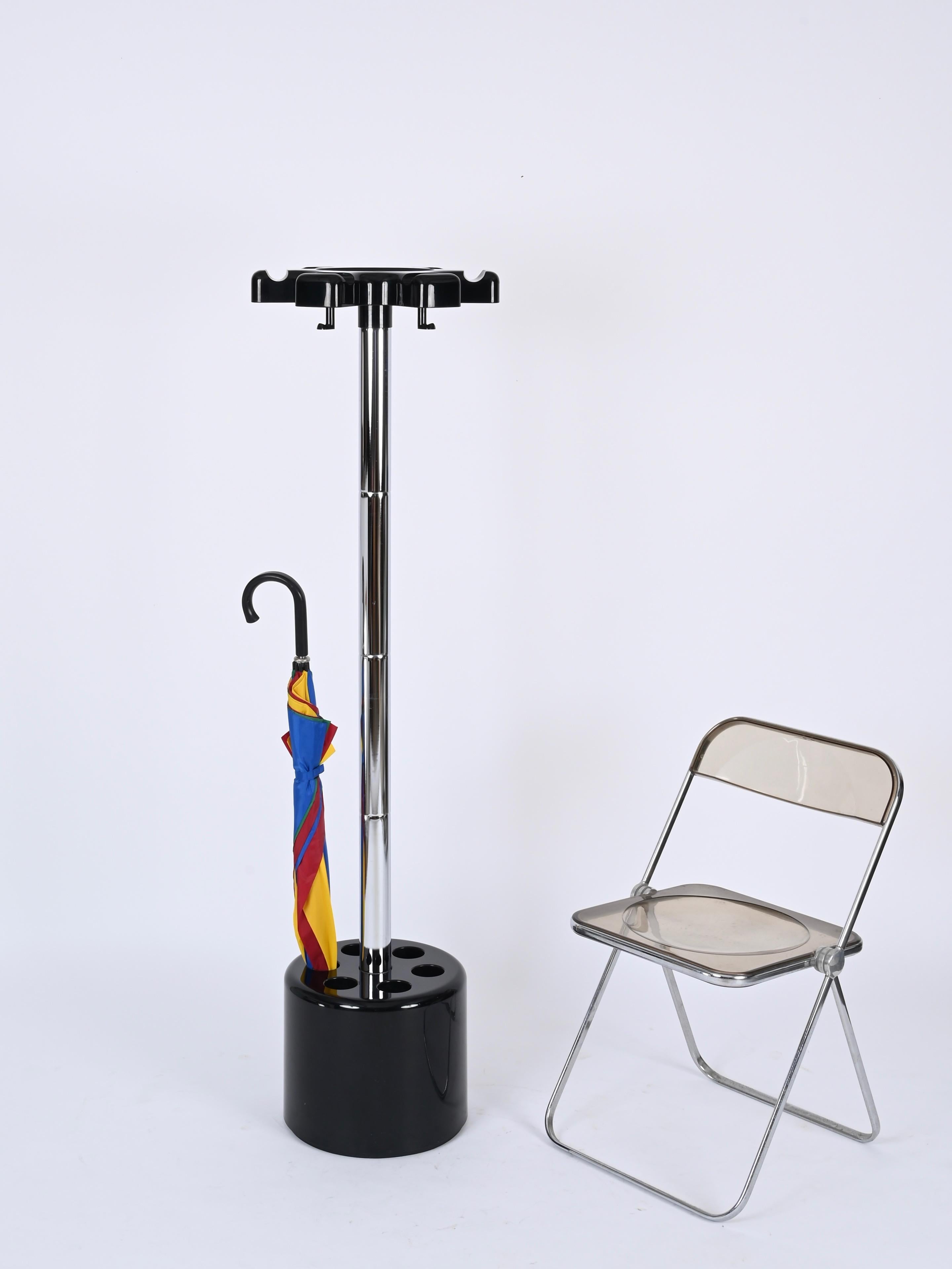 Italian Coat Stand Chrome and Black Plastic by Lucchi&Orlandini for Velca, 1970s 1