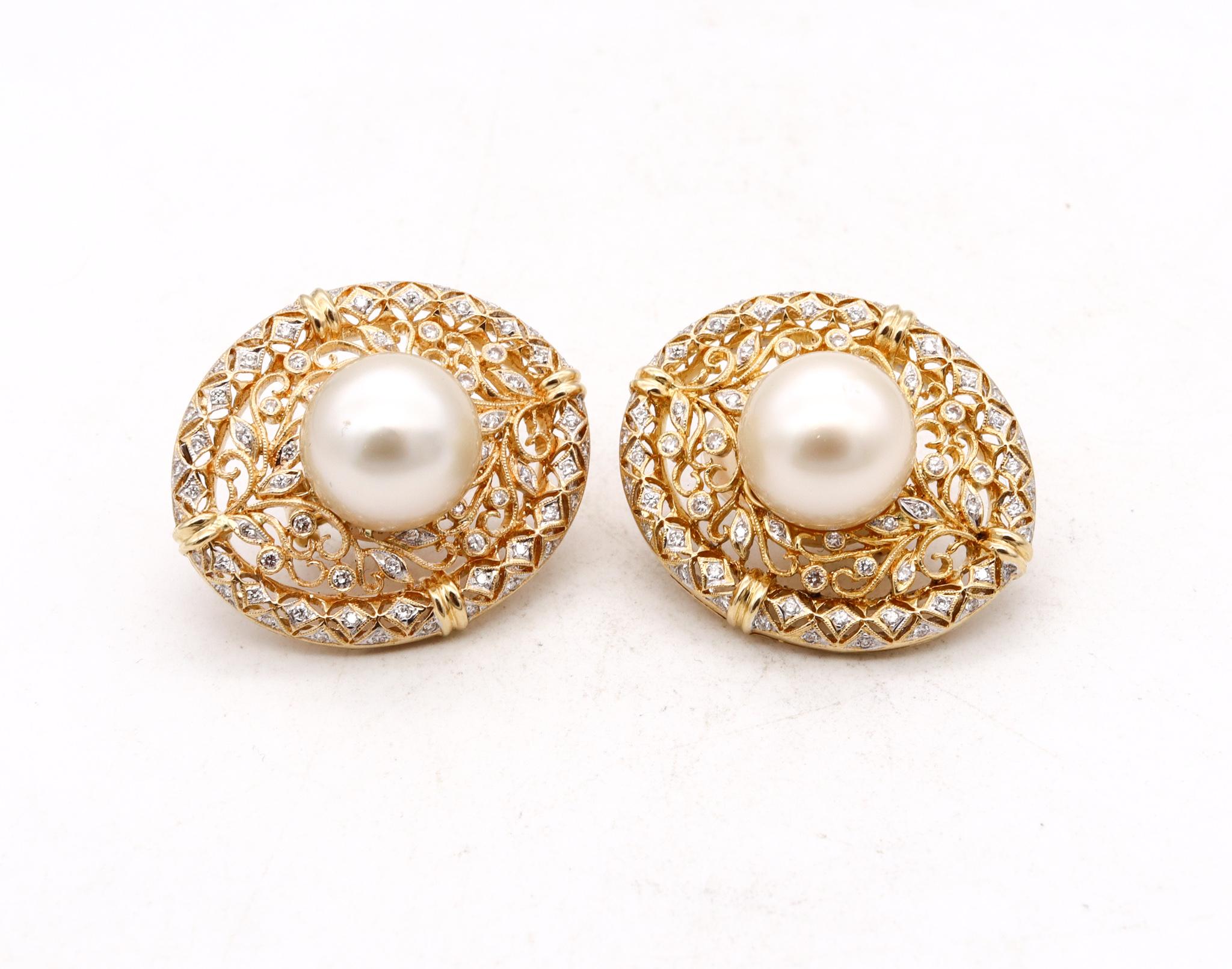 Italian Cocktail Cluster Earrings in 18Kt Gold South Seas Pearls & Diamonds In Excellent Condition For Sale In Miami, FL