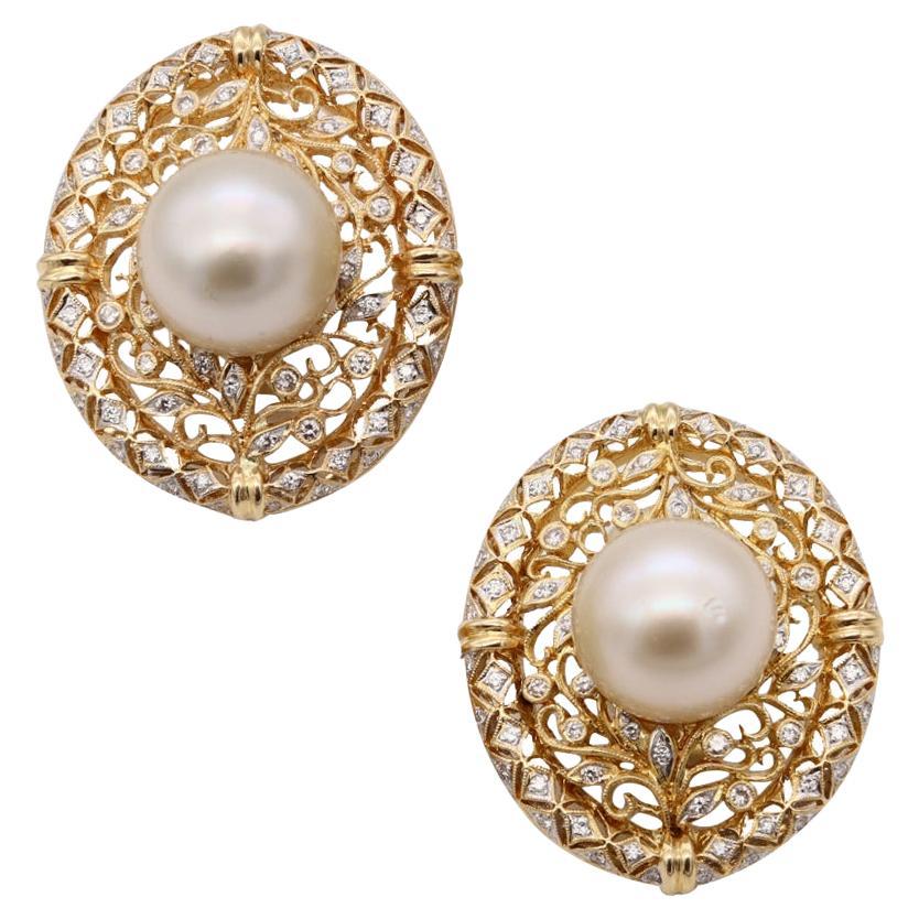 Boucles d'oreilles cocktail italiennes en or 18 carats, perles des mers du Sud et diamants en vente