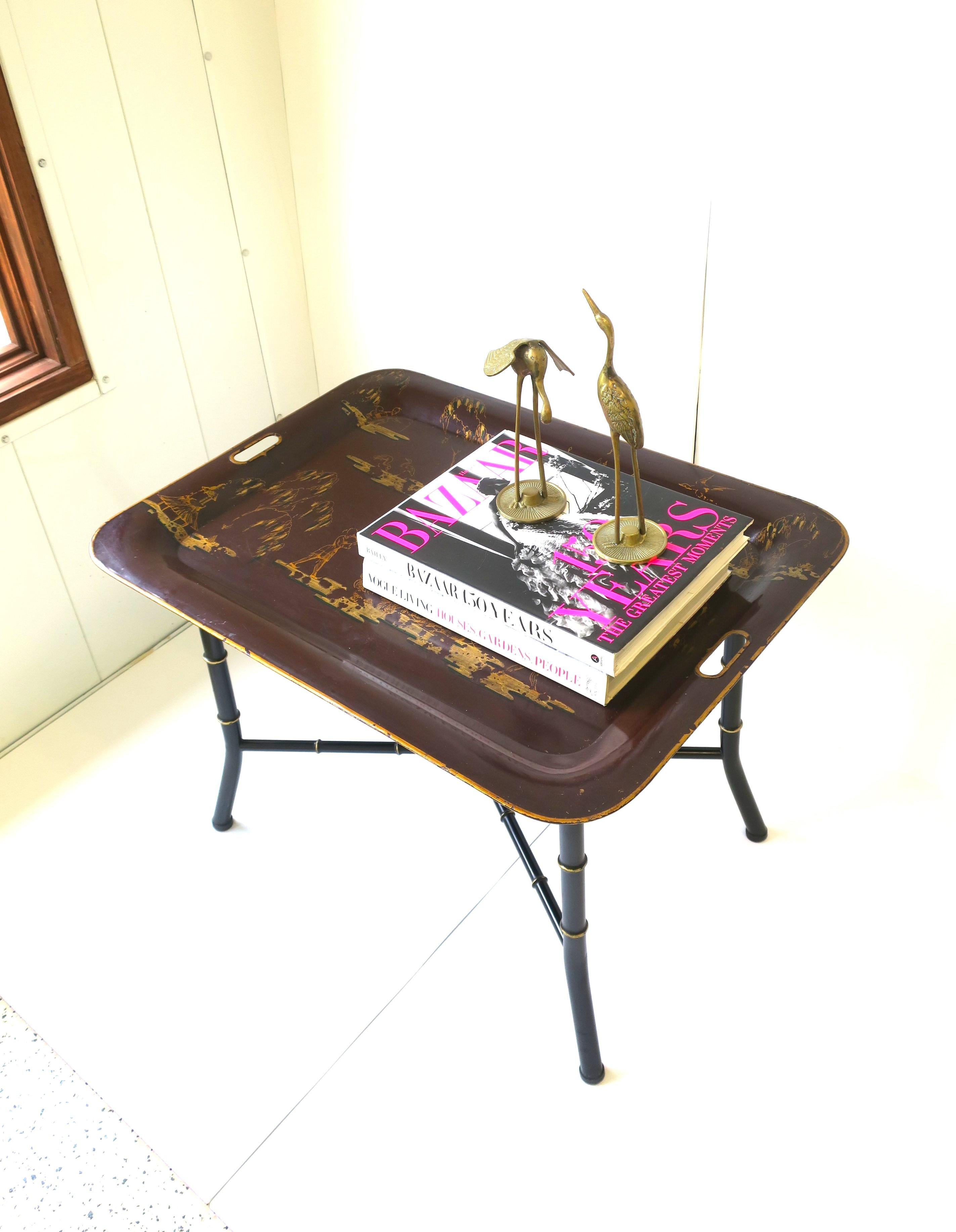 Italian Cocktail Tray Table with Chinoiserie Design  For Sale 1