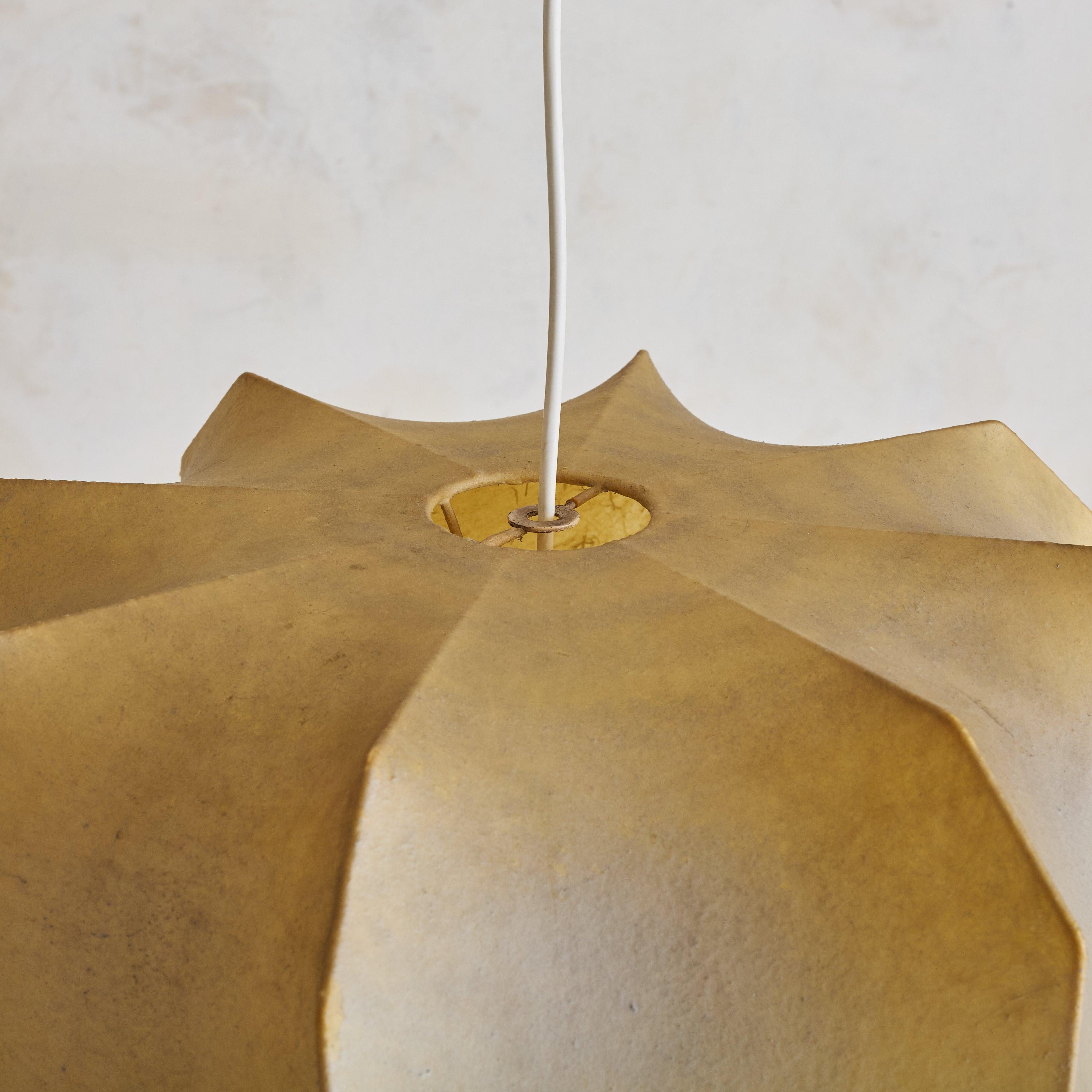 Italian Cocoon Angular Pendant, 1960s In Good Condition For Sale In Chicago, IL