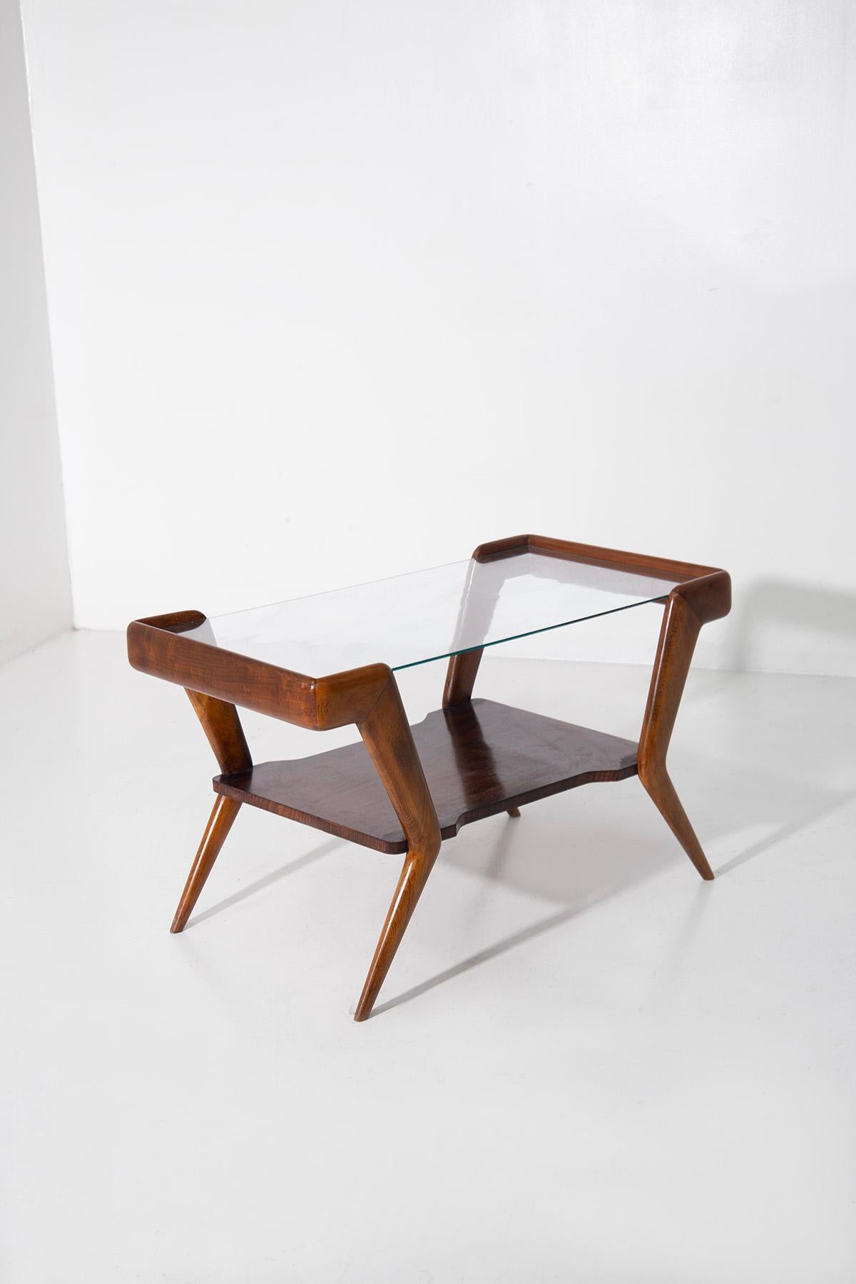 Mid-Century moderno Italian coffe table Attr. to Gio Ponti in top glass in vendita