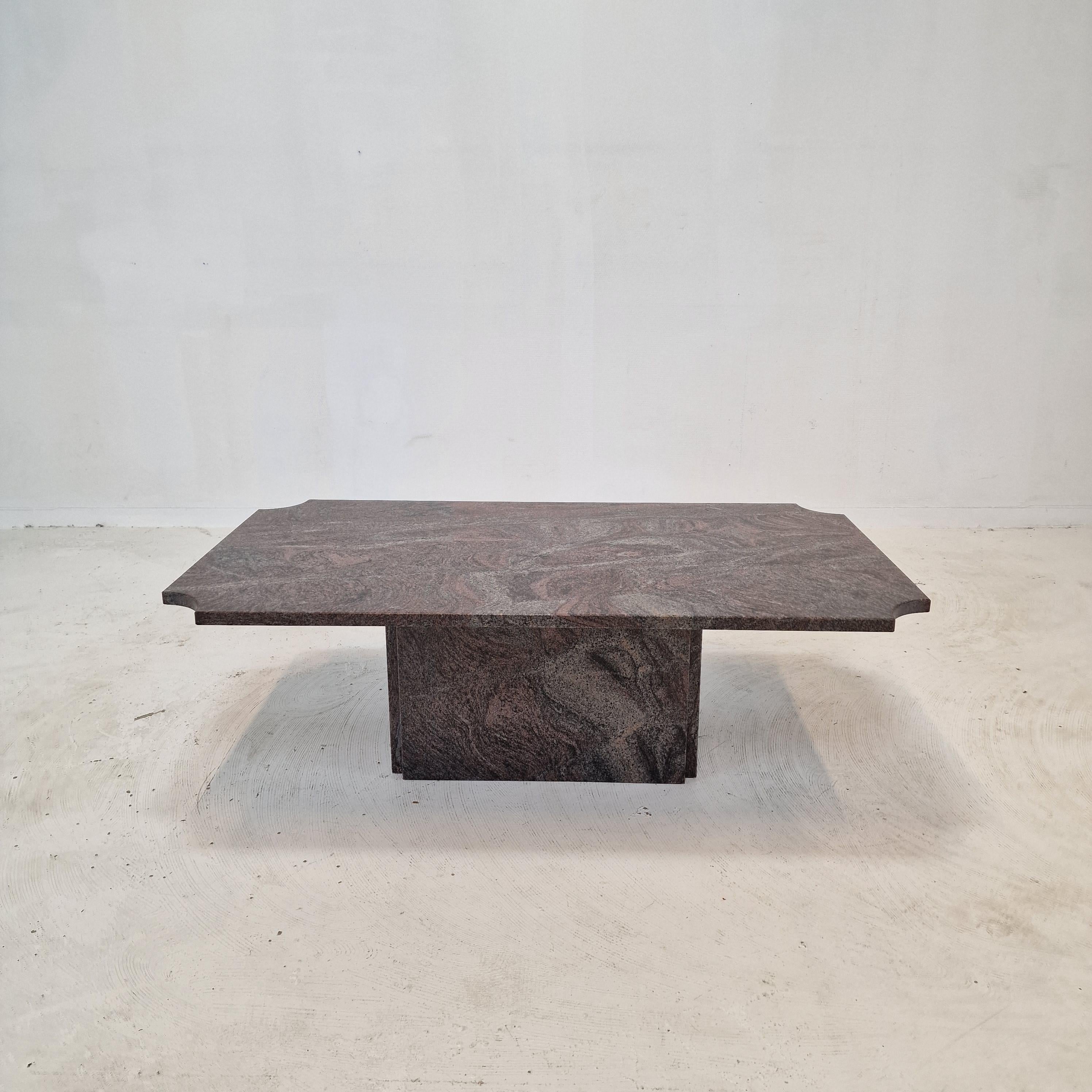 Very nice Italian coffee table handcrafted out of granite, 1980s.

It is made of beautiful granite.
Please take notice of the very nice patterns.

The table is in very good condition, see the pictures.

We work with professional packers and