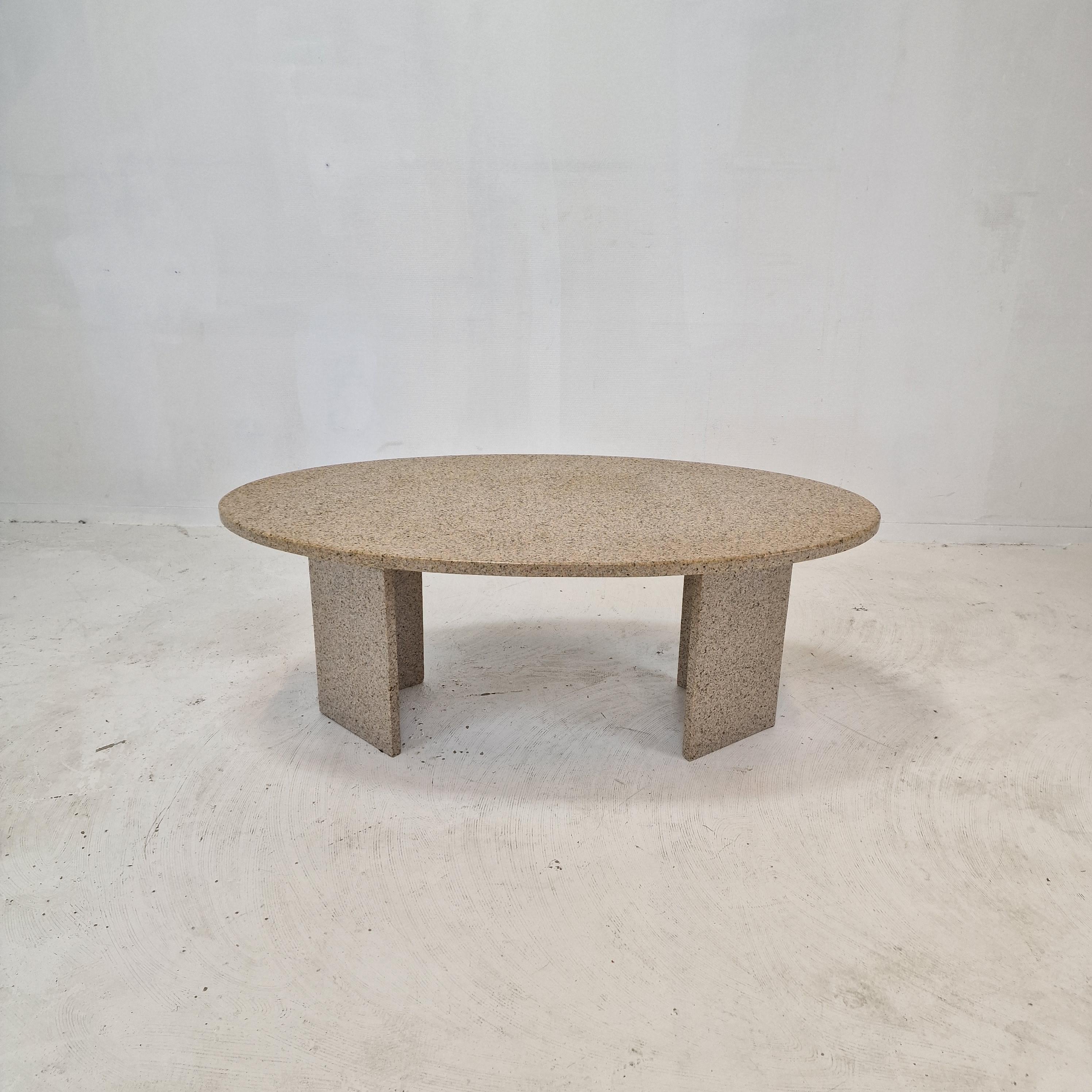 Italian Coffee or Side Table in Granite, 1980s In Good Condition For Sale In Oud Beijerland, NL