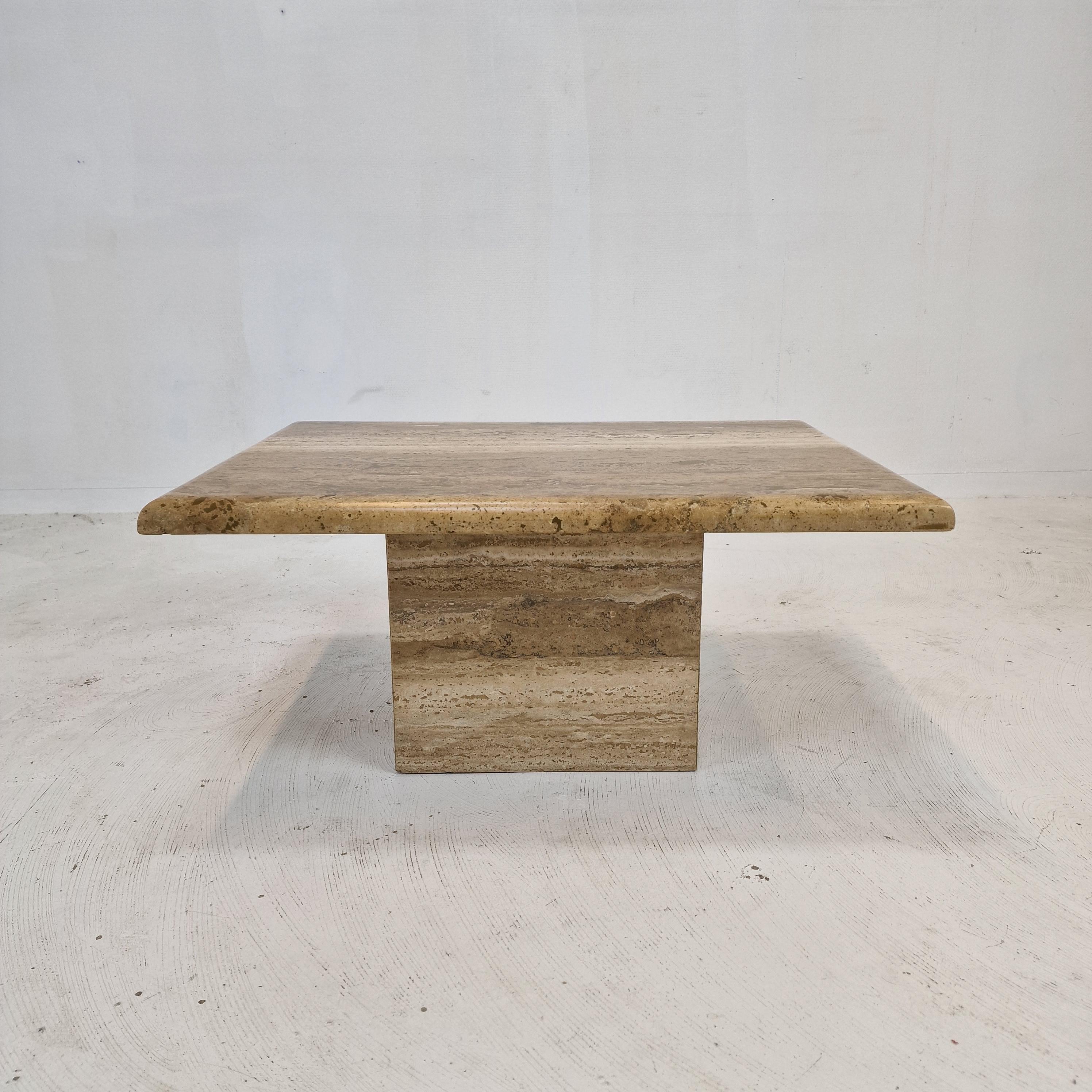 Hand-Crafted Italian Coffee or Side Table in Travertine, 1980s For Sale