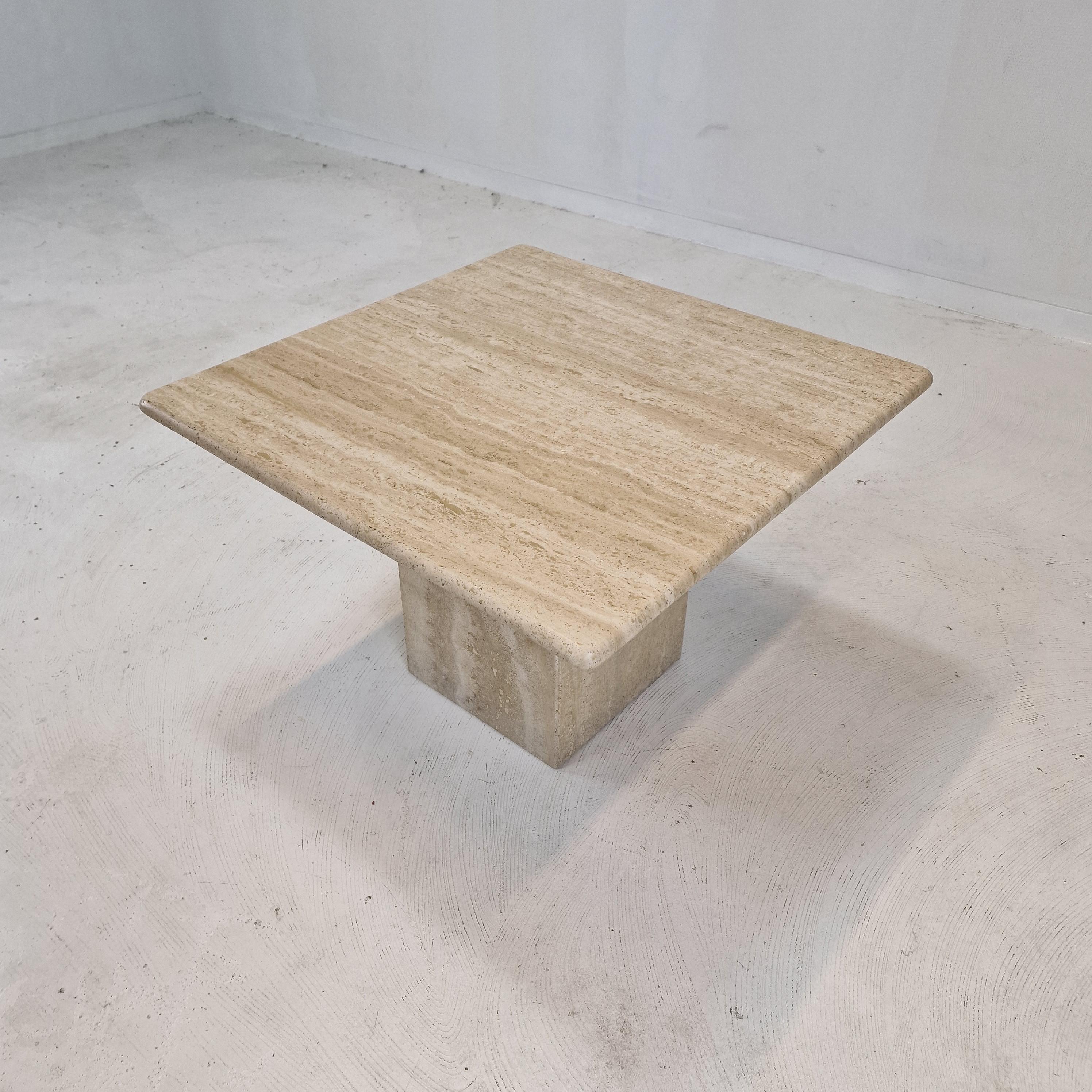 Late 20th Century Italian Coffee or Side Table in Travertine, 1980s For Sale