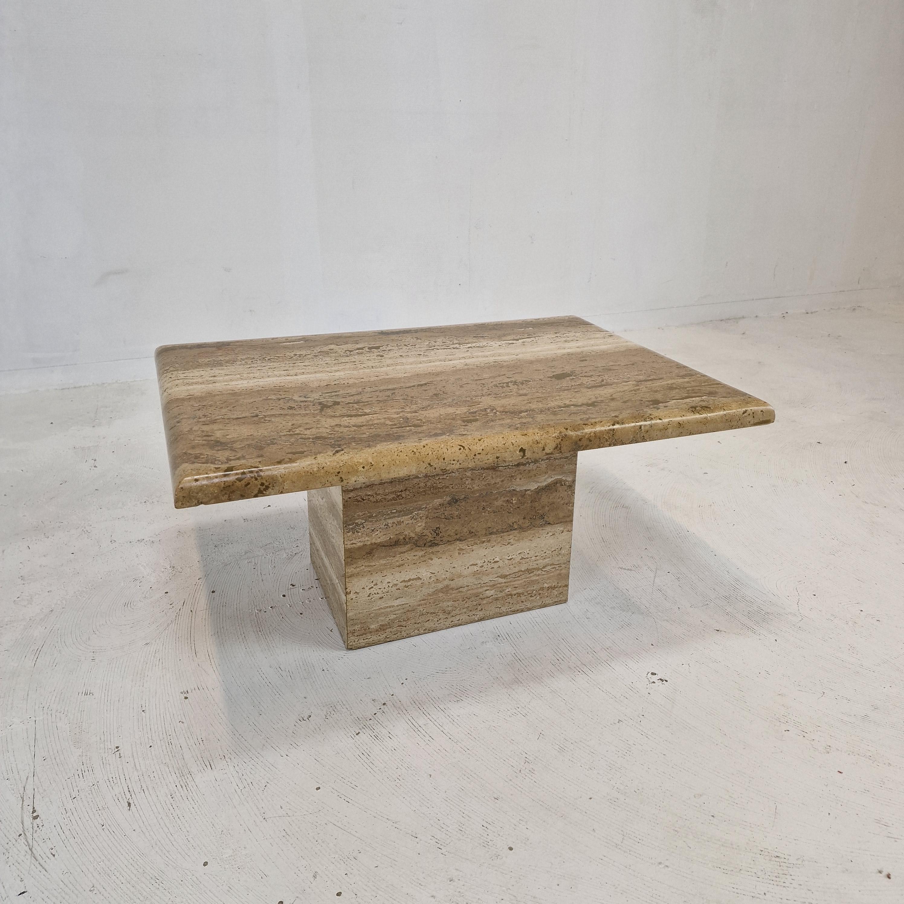 Italian Coffee or Side Table in Travertine, 1980s For Sale 1