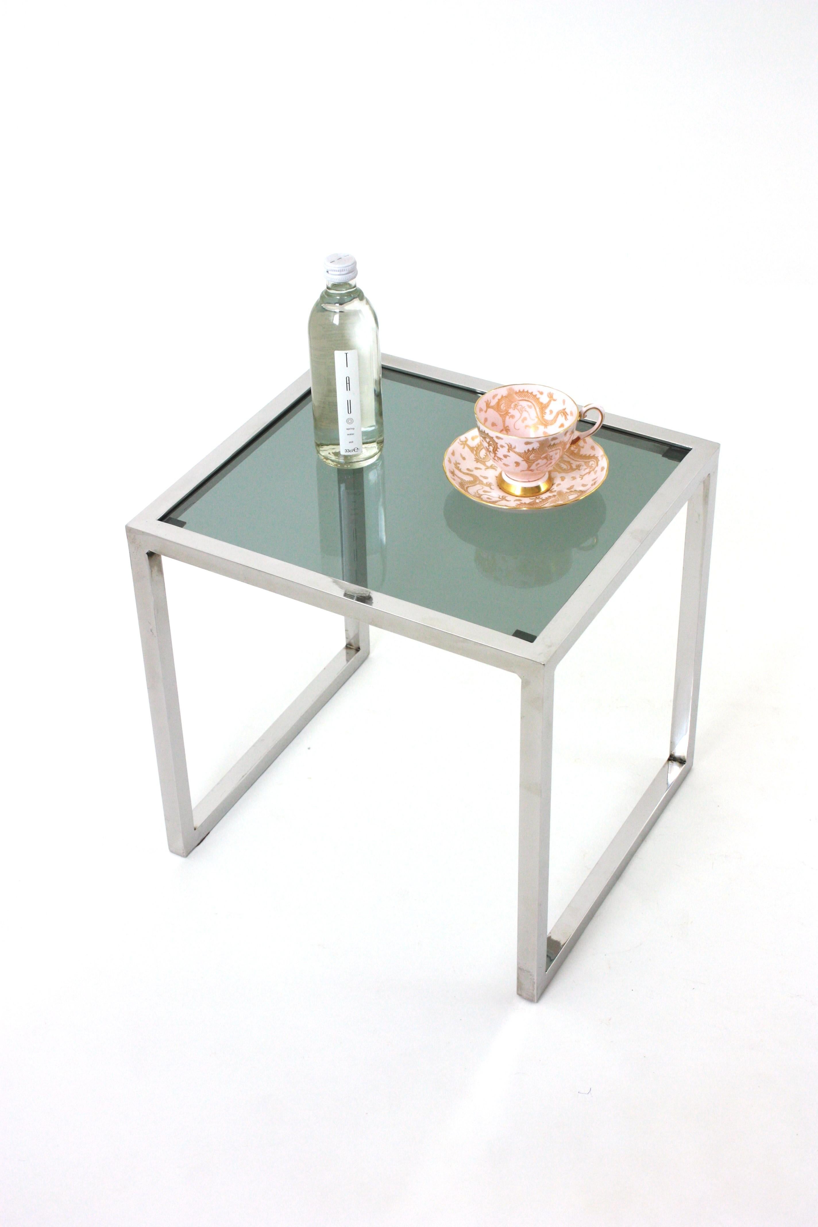 Mesa auxiliar de café italiana de acero cromado y cristal ahumado en venta 4