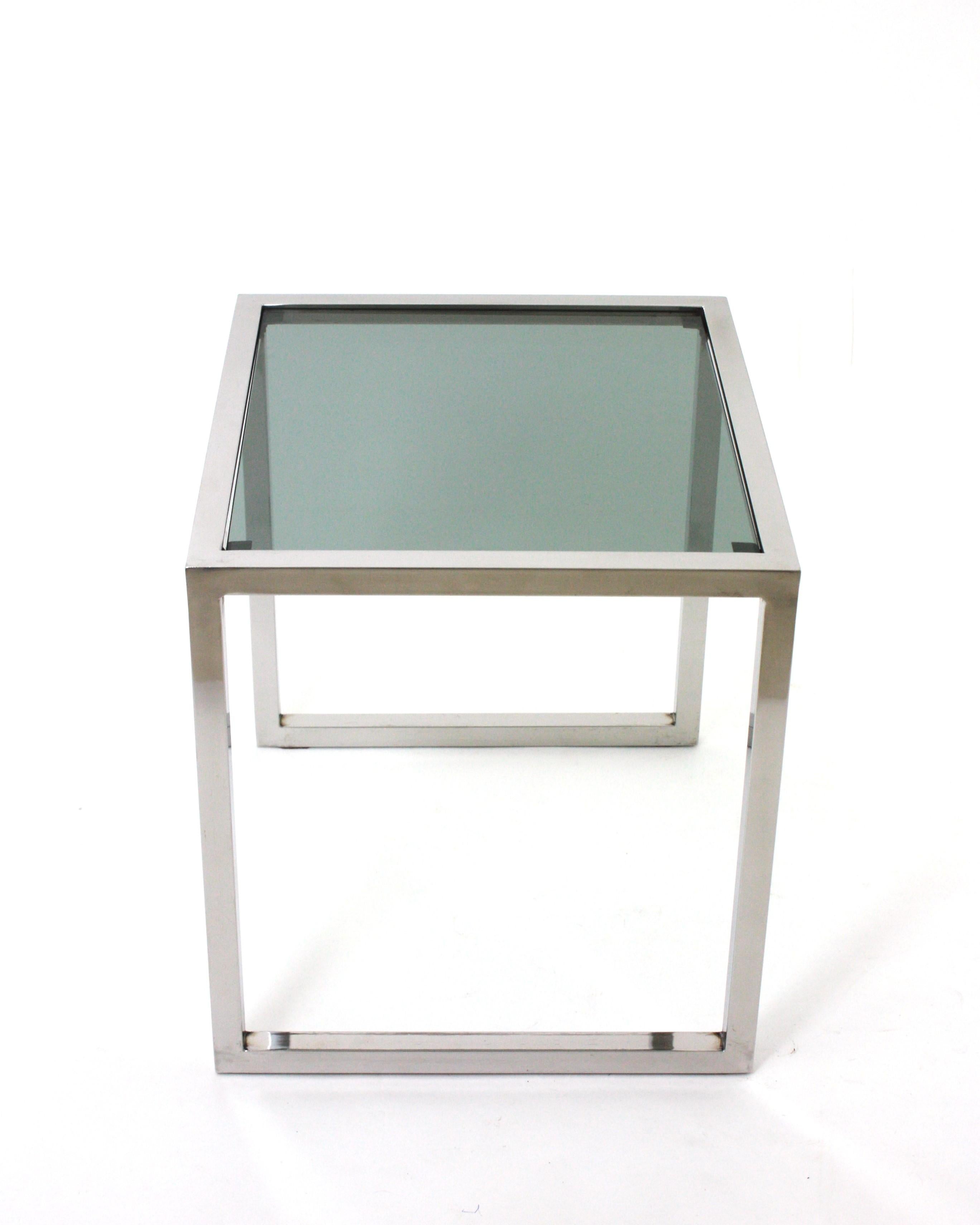 Mesa auxiliar de café italiana de acero cromado y cristal ahumado siglo XX en venta