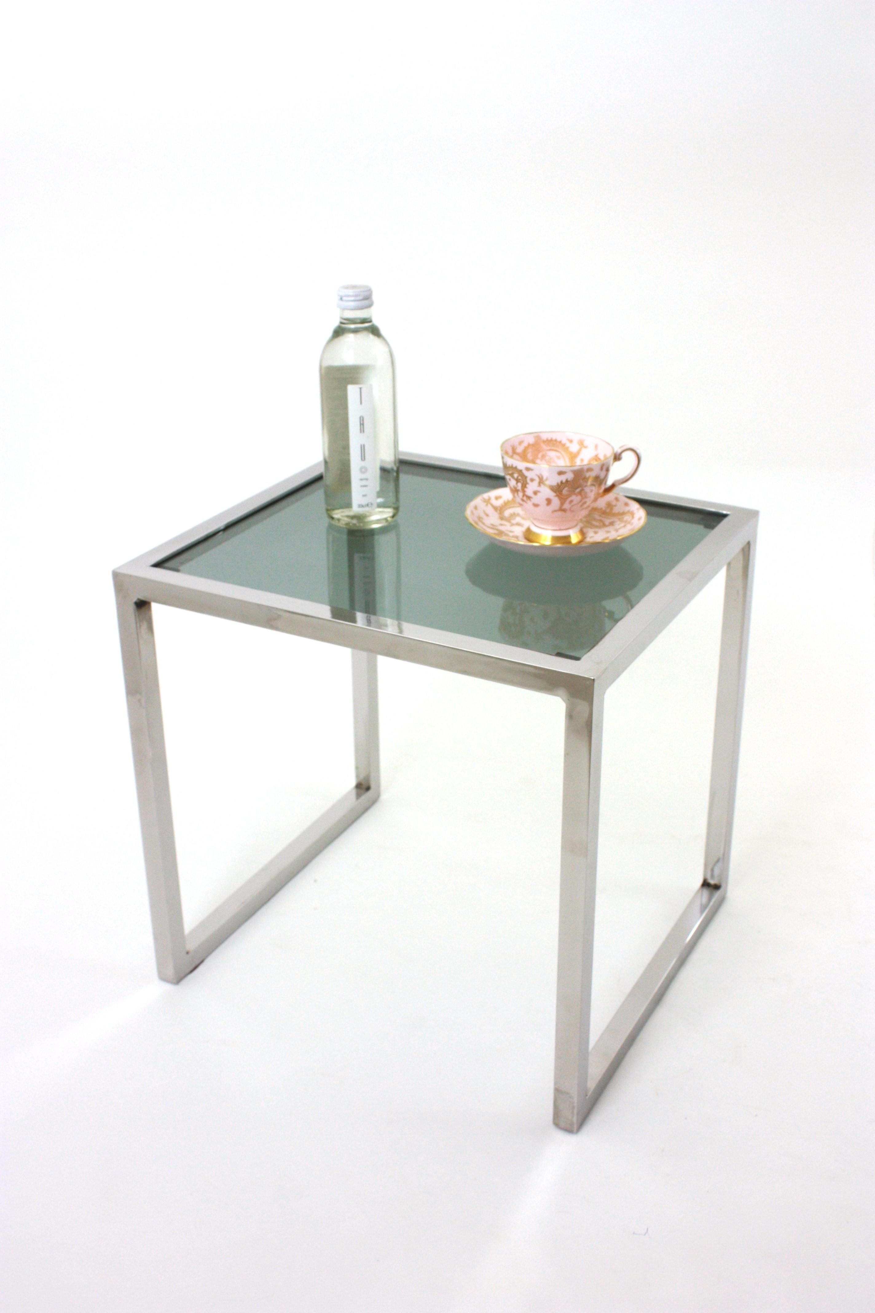Mesa auxiliar de café italiana de acero cromado y cristal ahumado en venta 2