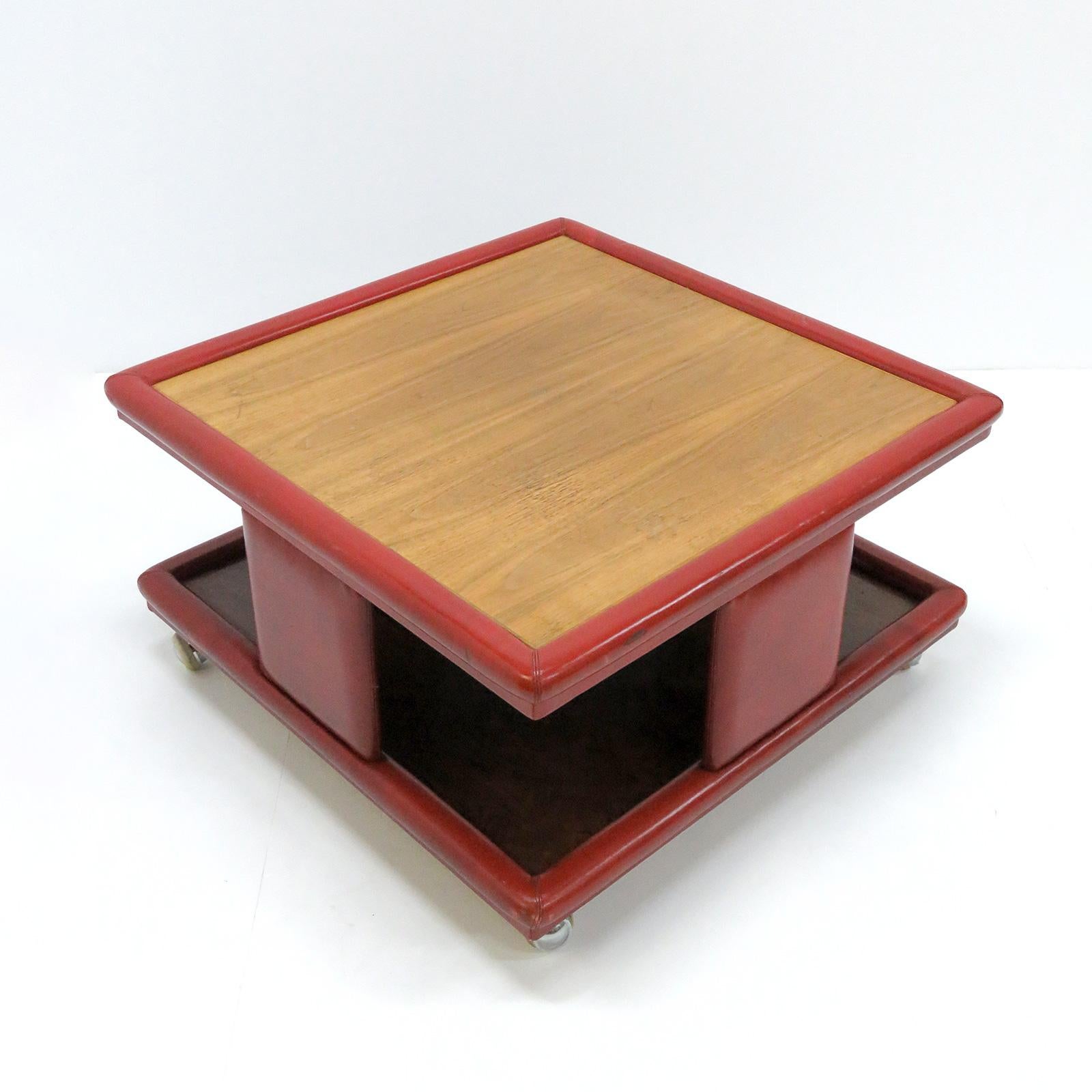 Metal Italian Coffee Table, 1970 For Sale