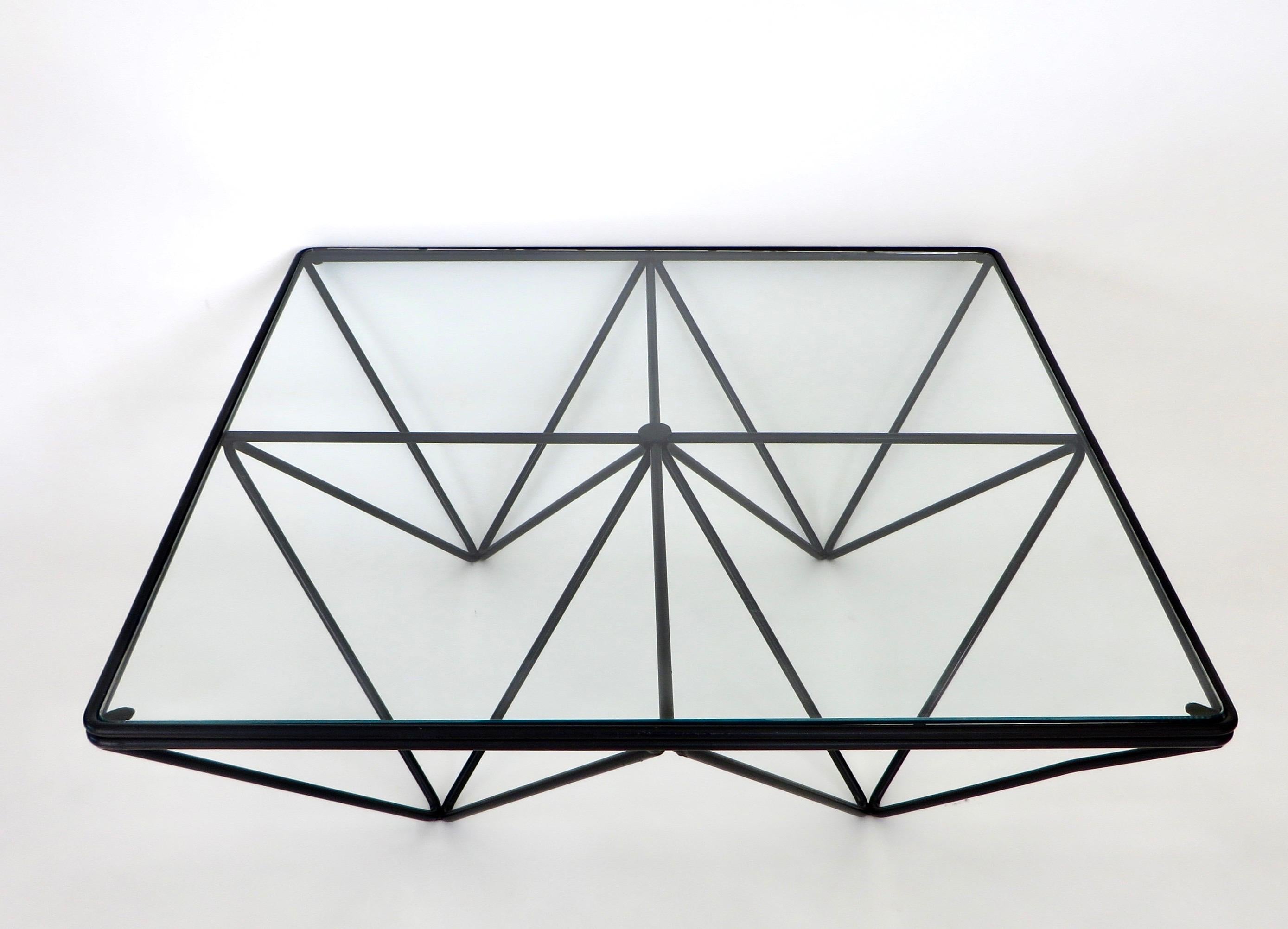 Late 20th Century Italian Coffee Table Alanda Attributed to Paolo Piva