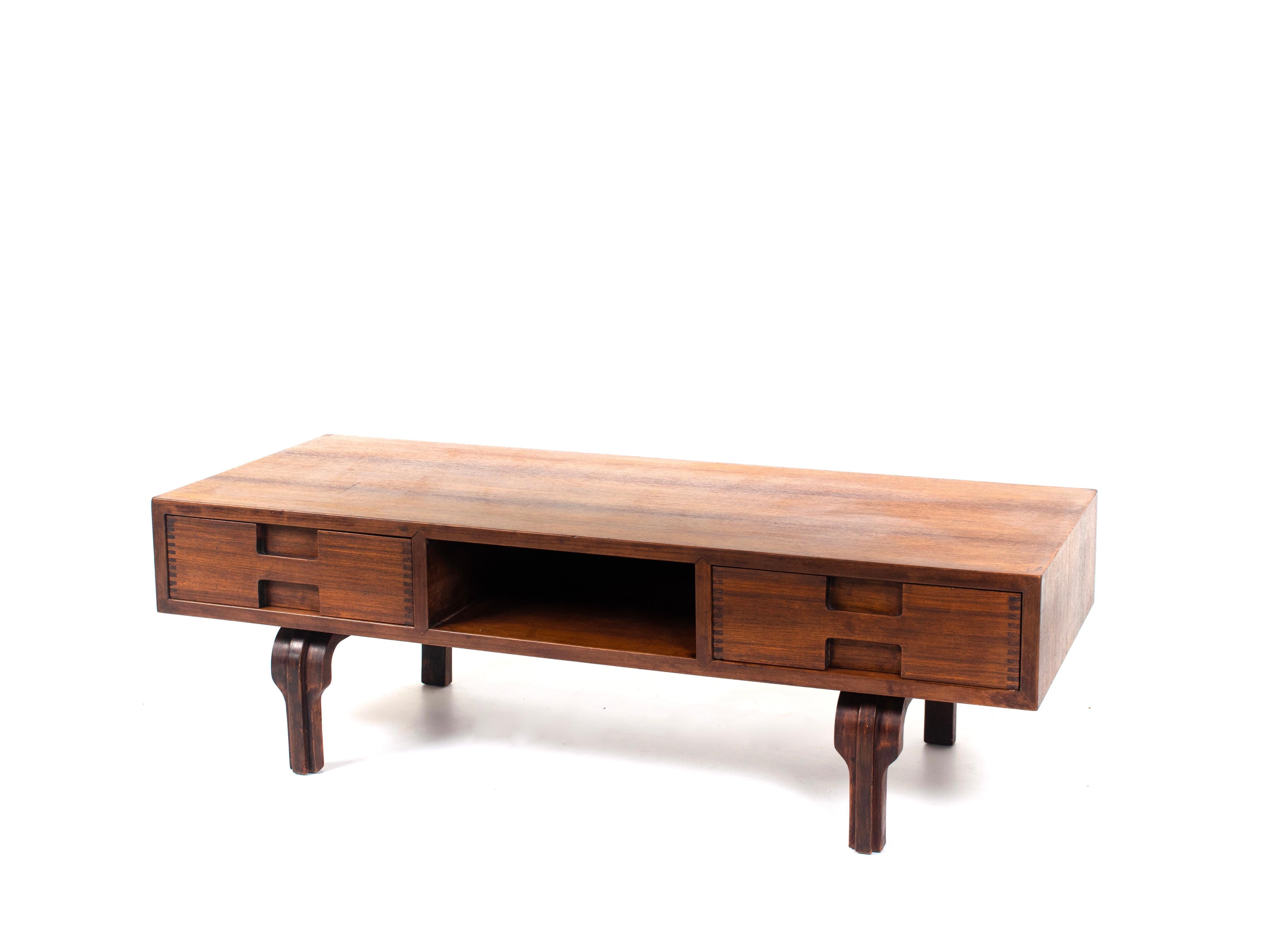 Italian Coffee Table Attributed to Gianfranco Frattini, 1960s In Good Condition In Hellouw, NL