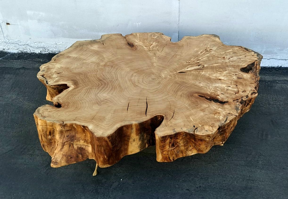 Italienischer Couchtisch von Gimo Fero im Stil von Gorge Nakashima im Zustand „Starke Gebrauchsspuren“ im Angebot in Los Angeles, CA