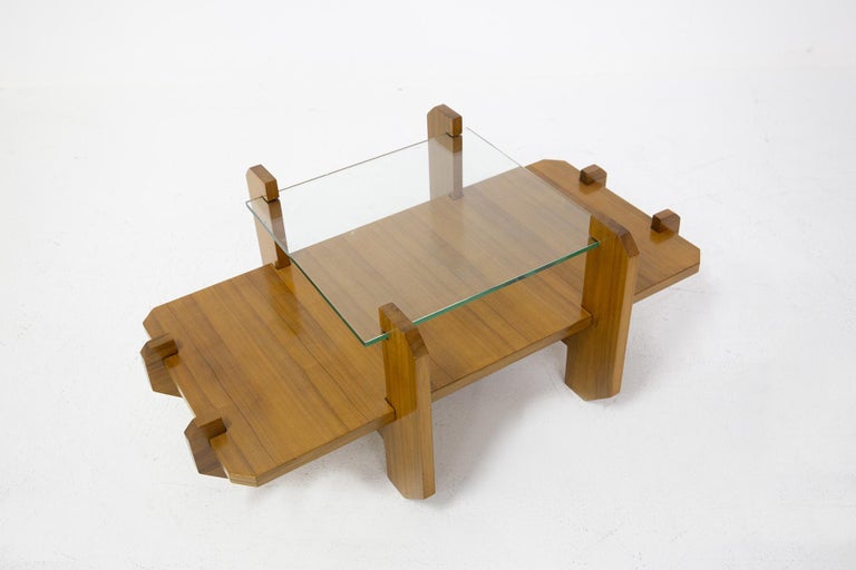Italian Coffee Table by Vittorio Gregotti in Glass and Wood For Sale 3
