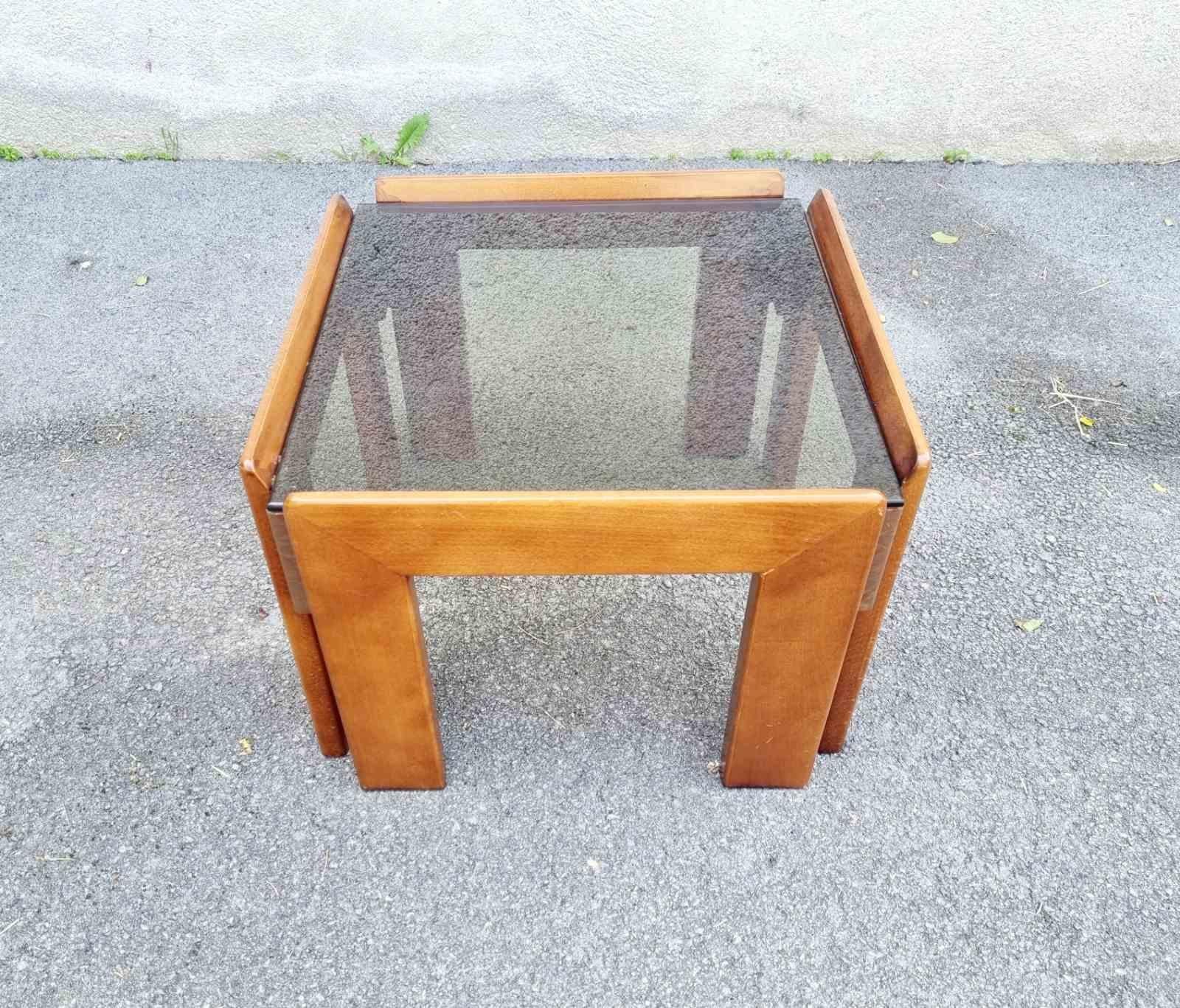 Verre fumé Table basse italienne conçue par Afra & Tobia Scarpa, Italie, années 60 en vente