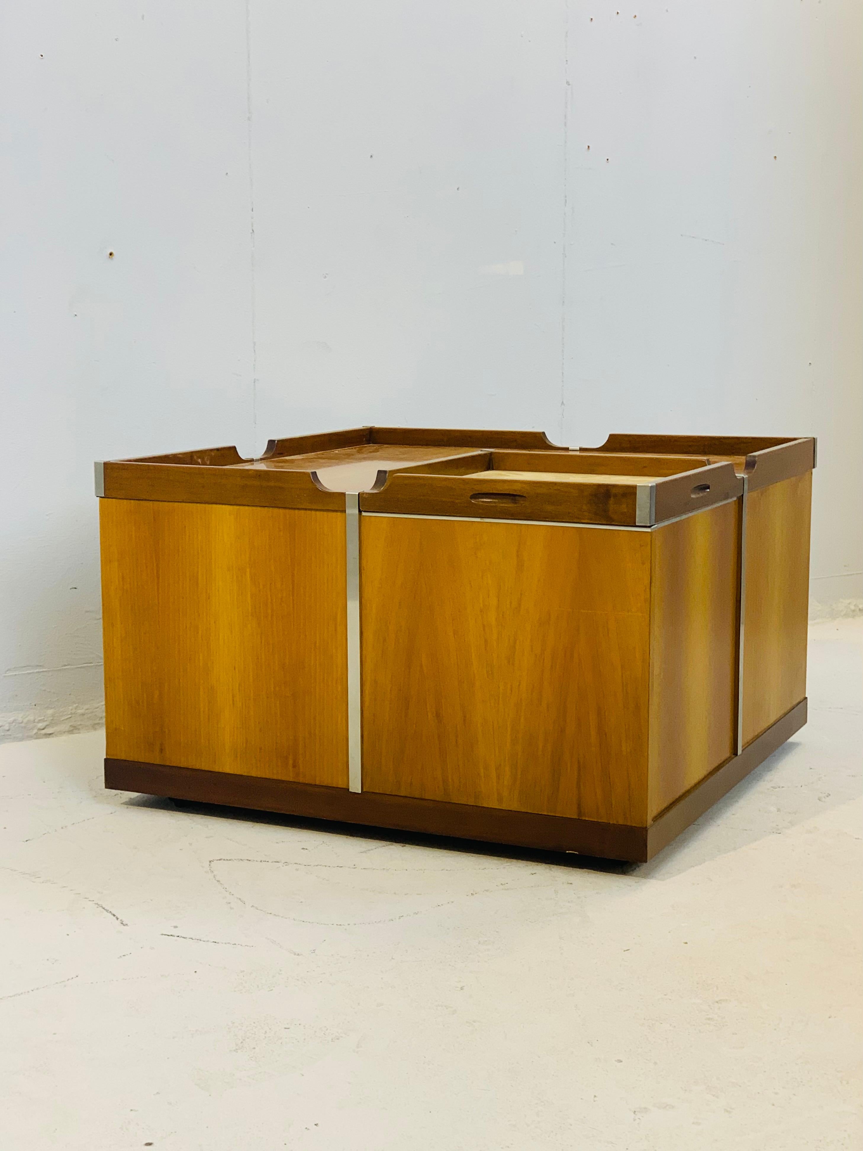 Mid-Century Modern Italian Coffee Table In Good Condition In Brussels, BE