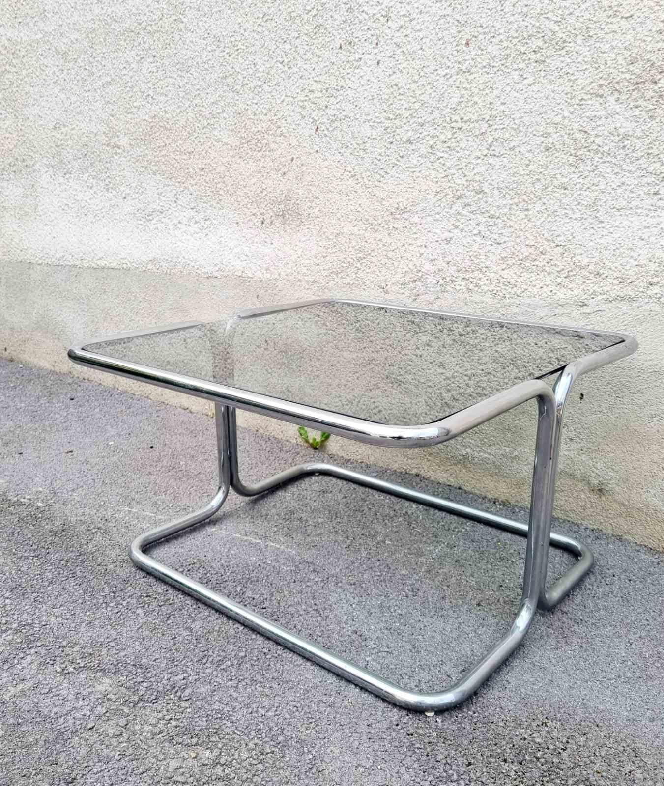 Italian Coffee Table in Bauhaus Style, Italy 60s For Sale 3