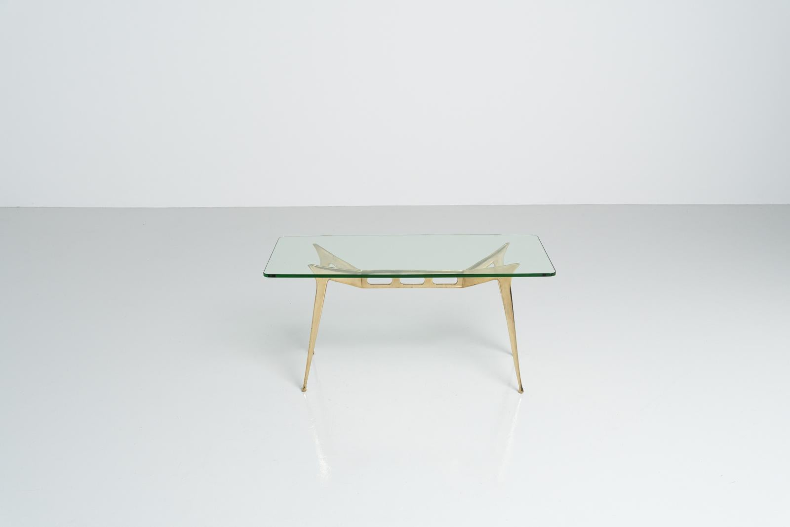 Italian Coffee Table in Brass and Glass, 1950 For Sale 1